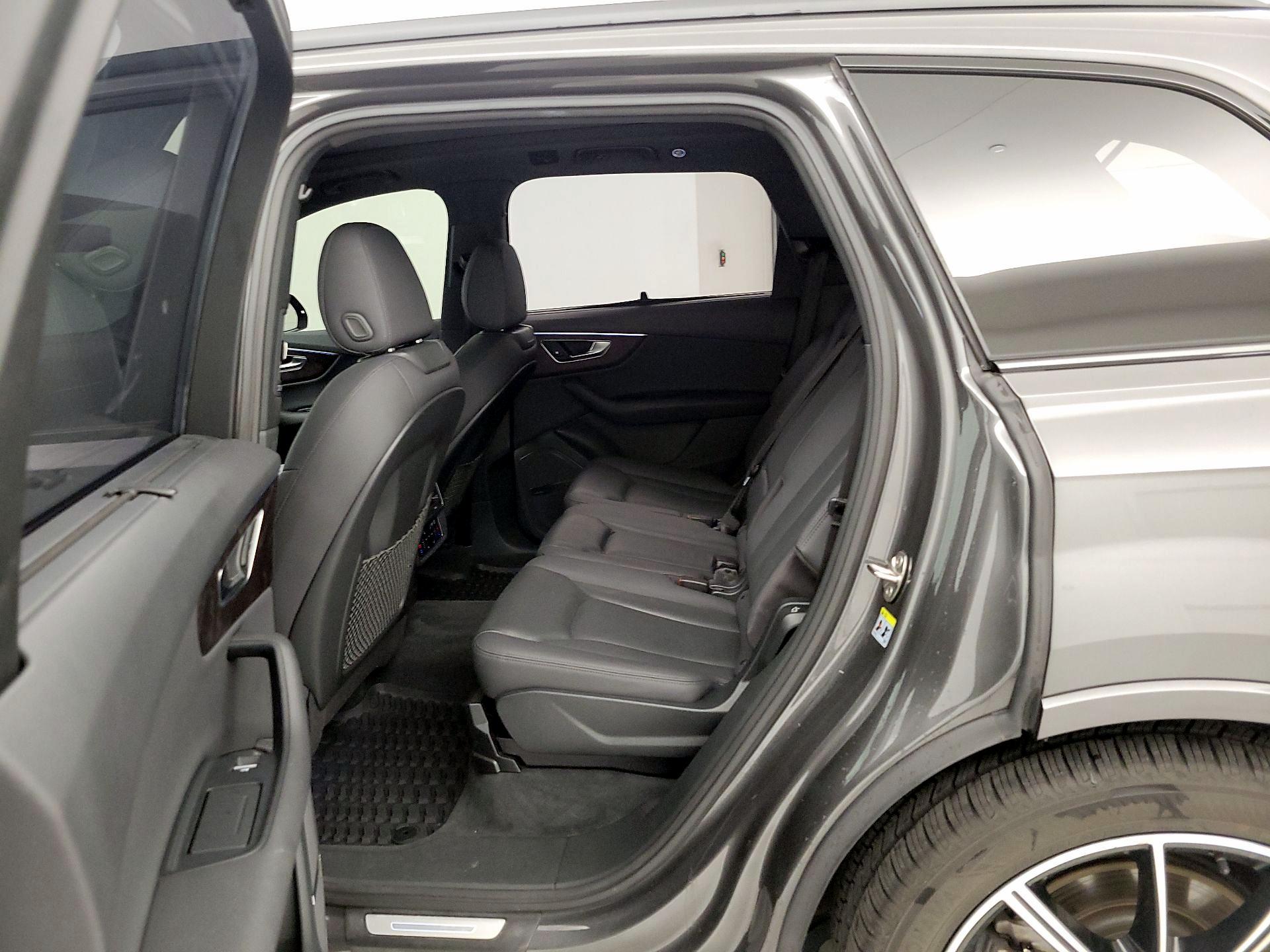 Thumbnail: 2020 Audi Q7 - 18