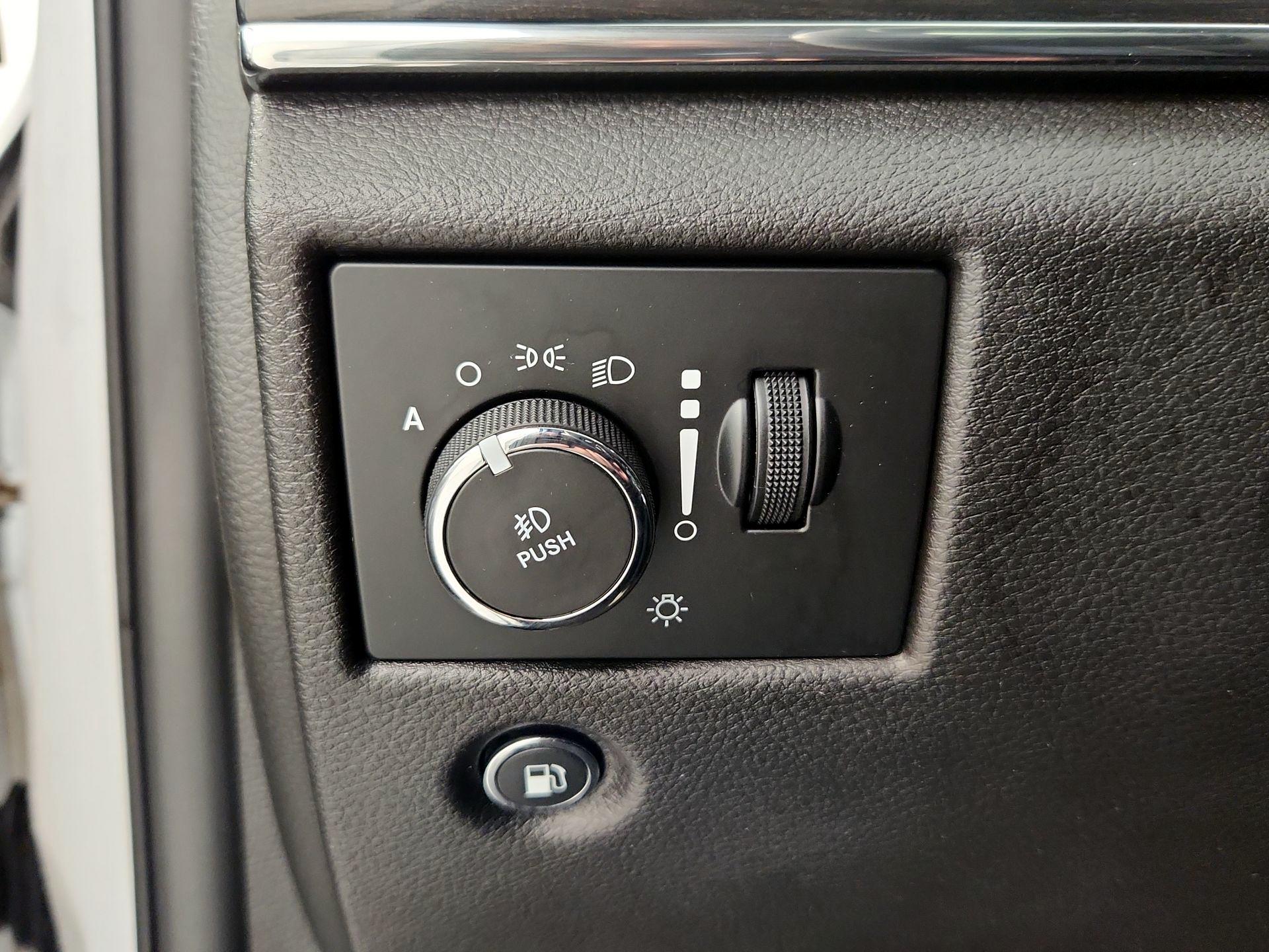 Thumbnail: 2019 Jeep Grand Cherokee - 13