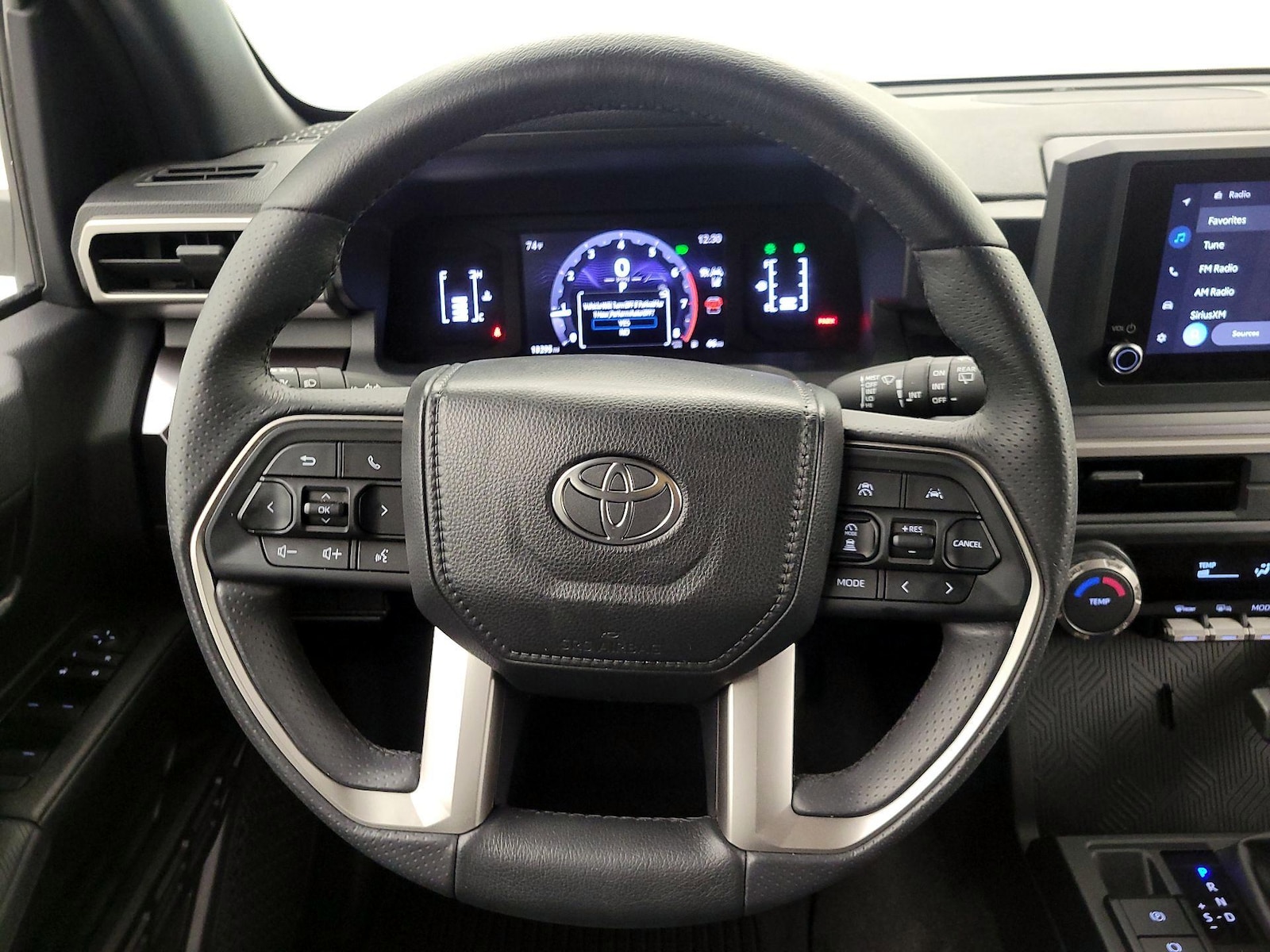 2026 Toyota 4Runner SR5 - Photo 11