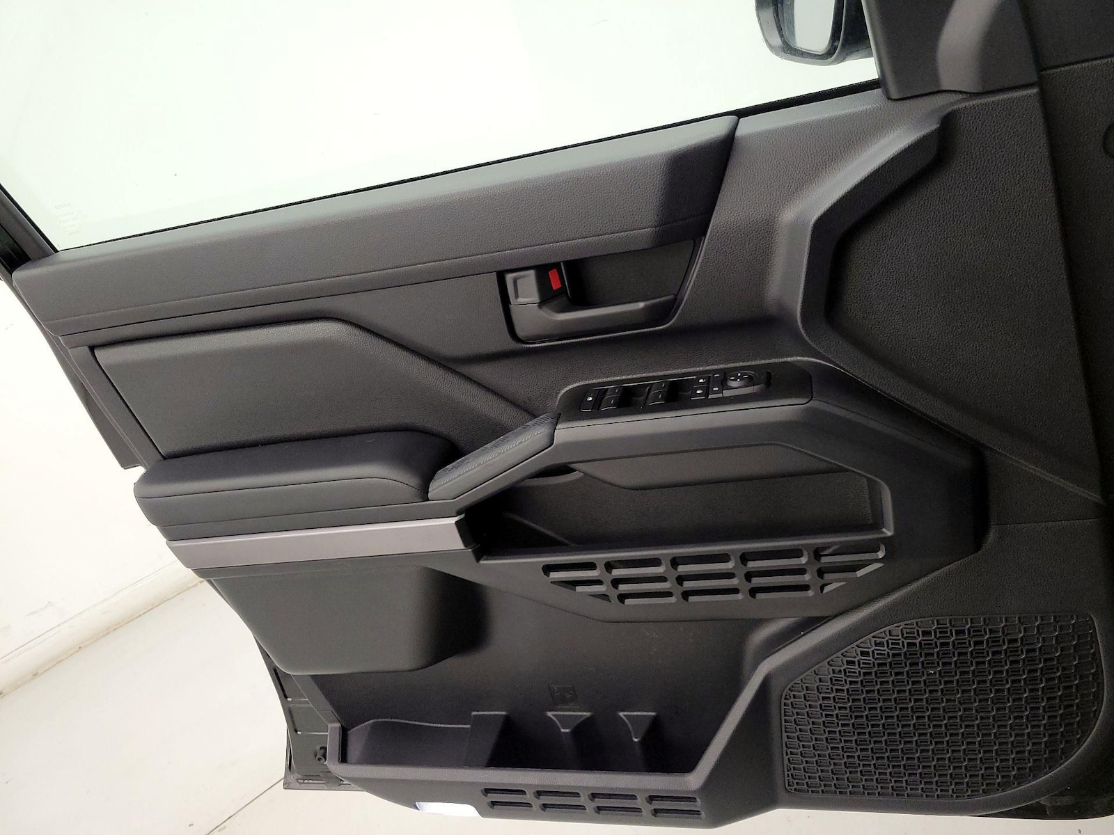 2026 Toyota 4Runner SR5 - Photo 13