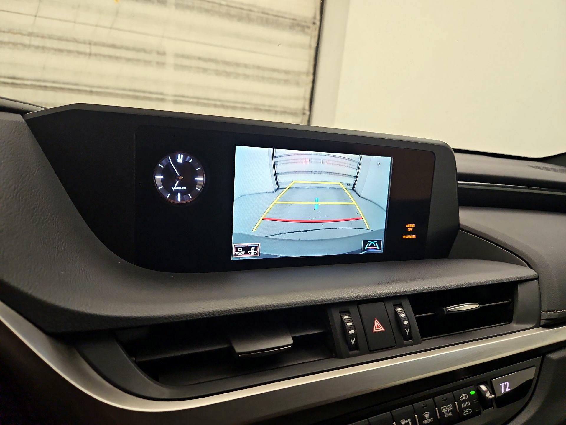 Thumbnail: 2019 Lexus ES - 14