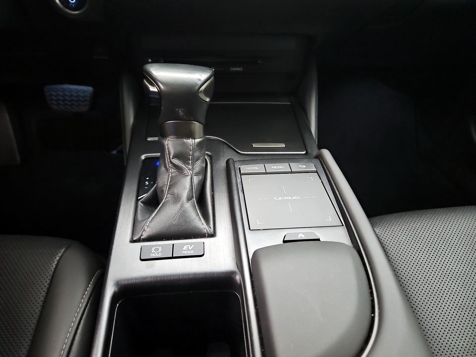 Thumbnail: 2019 Lexus ES - 17
