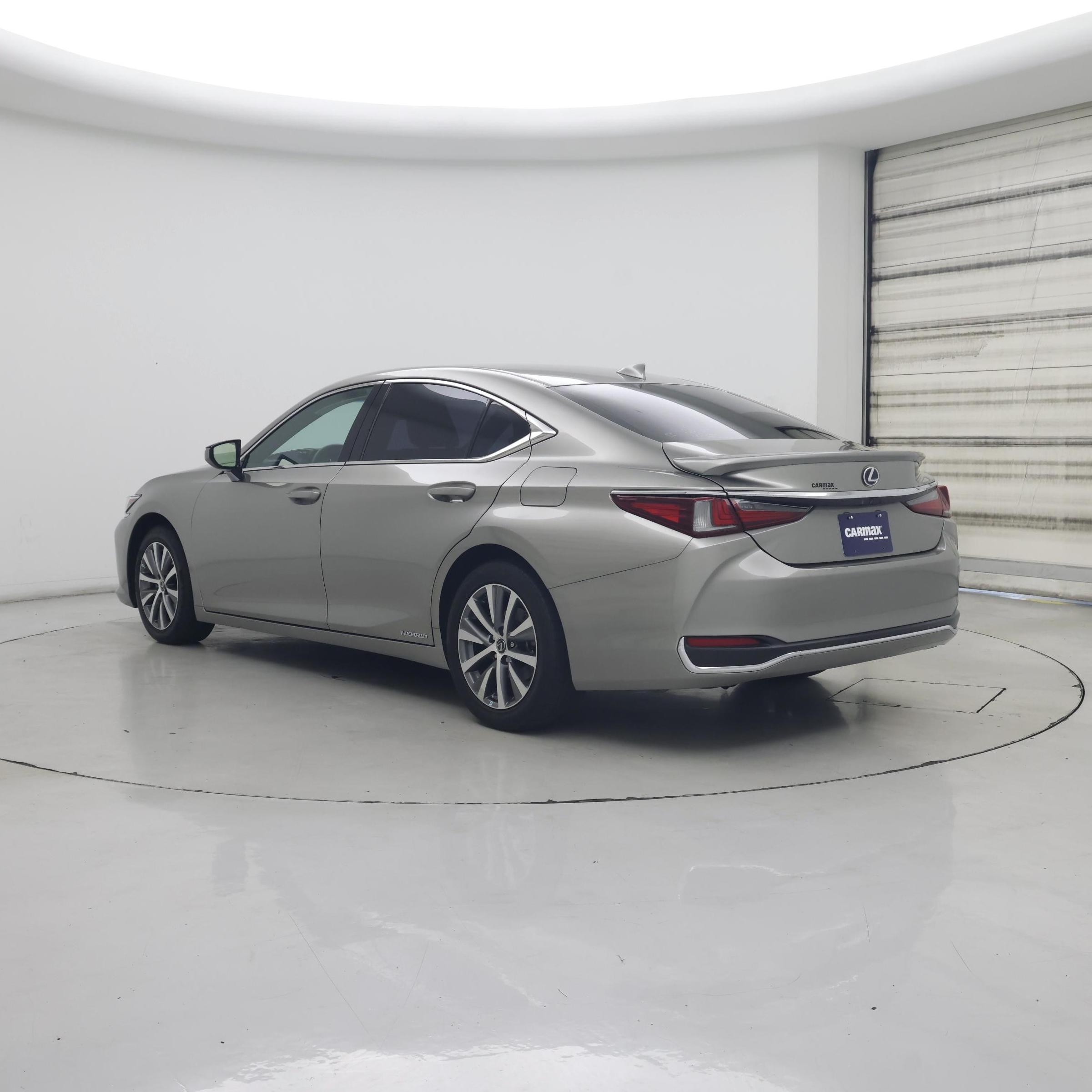 Thumbnail: 2019 Lexus ES - 2