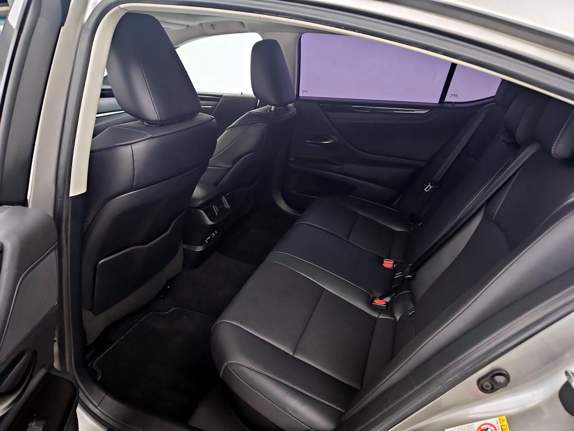 Thumbnail: 2019 Lexus ES - 20