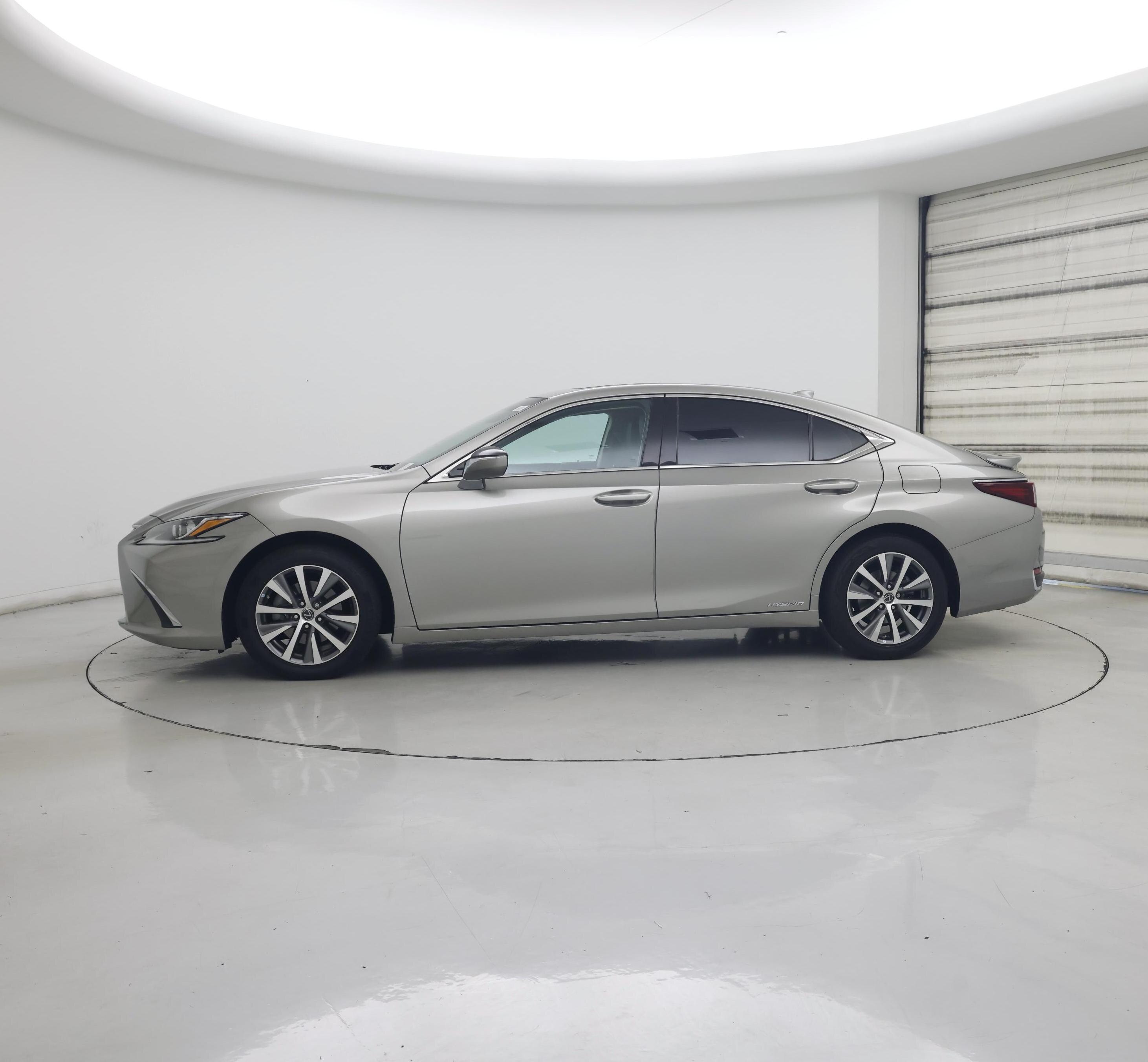 Thumbnail: 2019 Lexus ES - 3