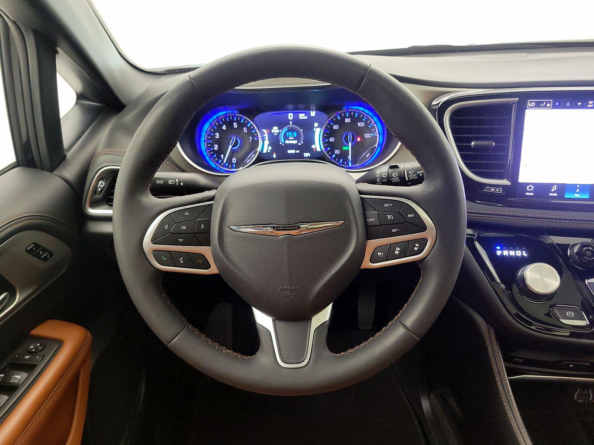 Thumbnail: 2024 Chrysler Pacifica - 10