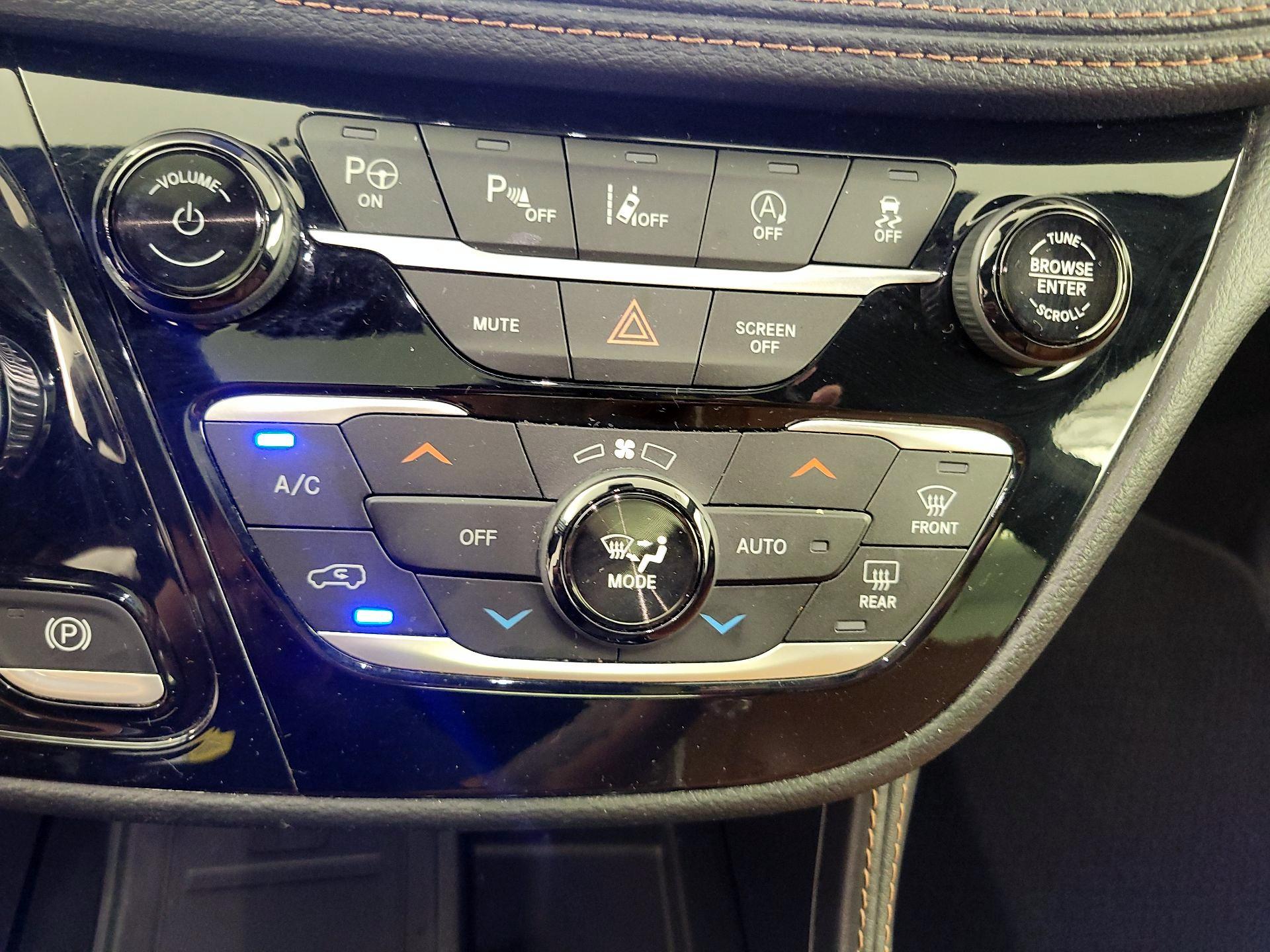 Thumbnail: 2024 Chrysler Pacifica - 17