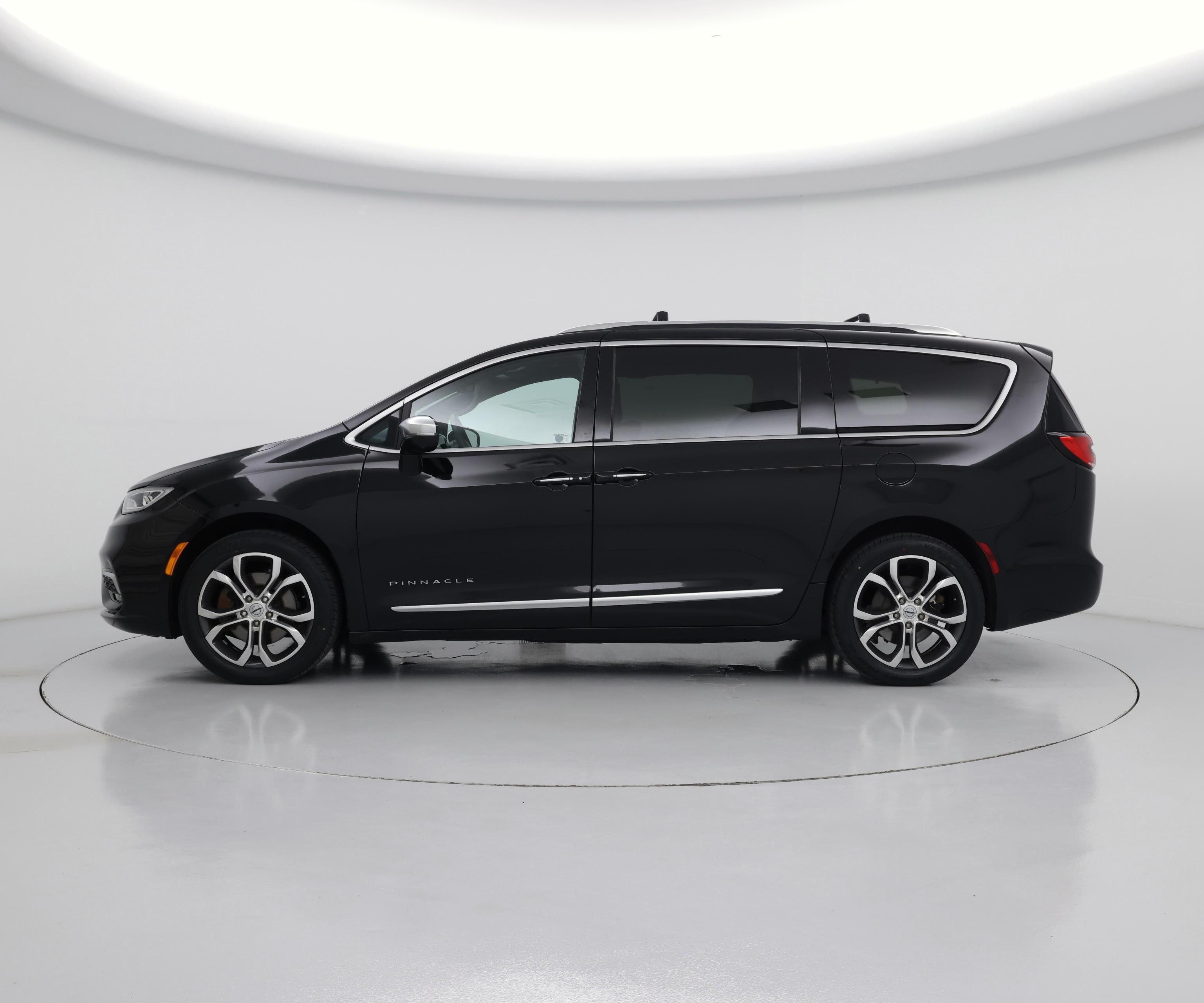 Thumbnail: 2024 Chrysler Pacifica - 3