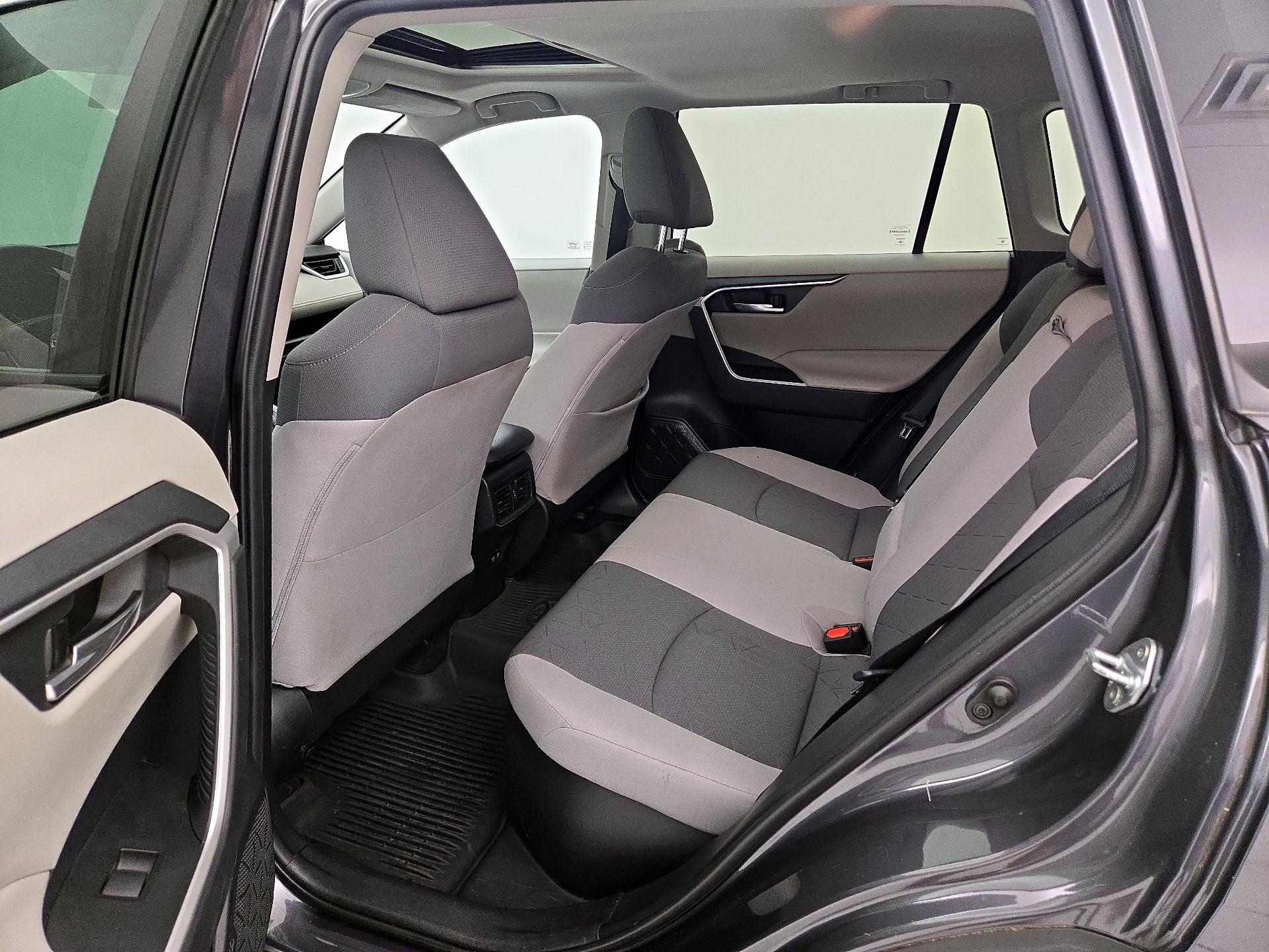 Thumbnail: 2020 Toyota RAV4 - 20