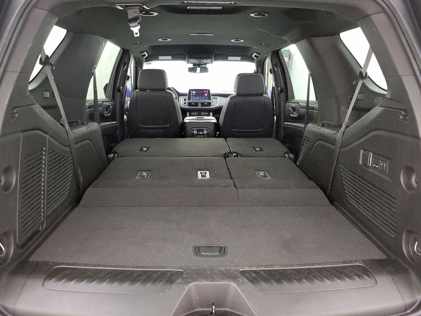 2024 GMC Yukon SLT - Photo 23