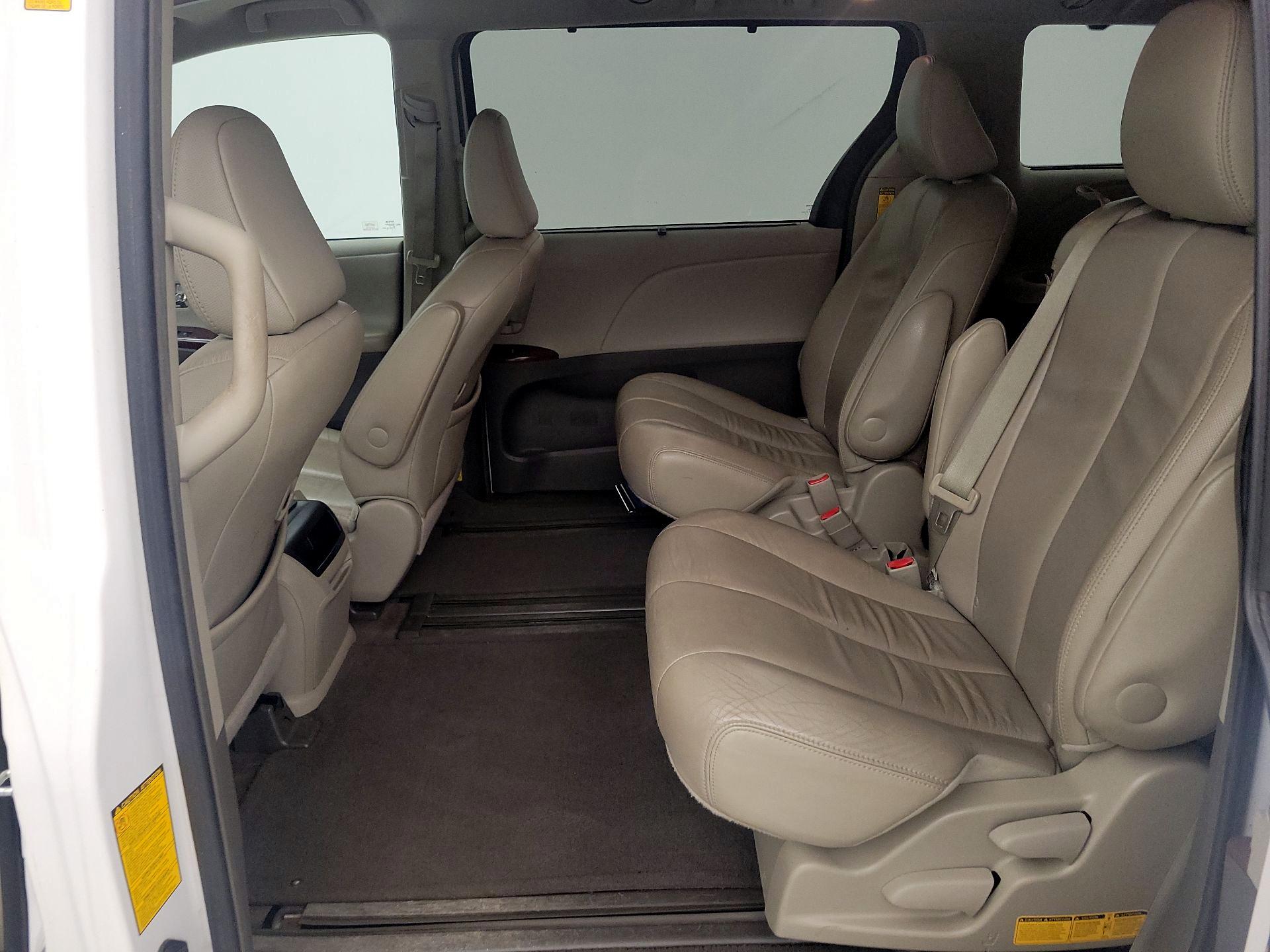 Thumbnail: 2014 Toyota Sienna - 18
