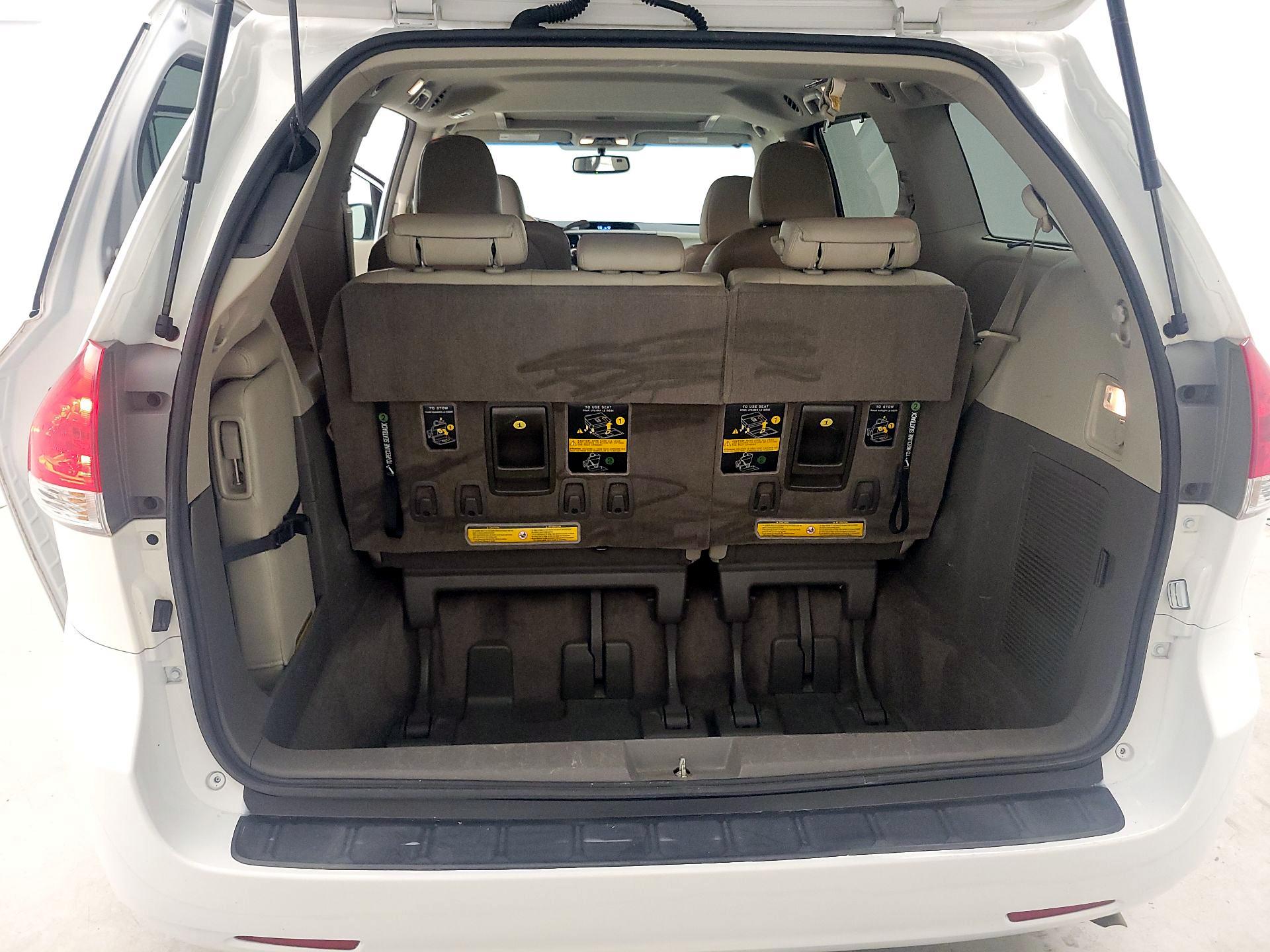 Thumbnail: 2014 Toyota Sienna - 19
