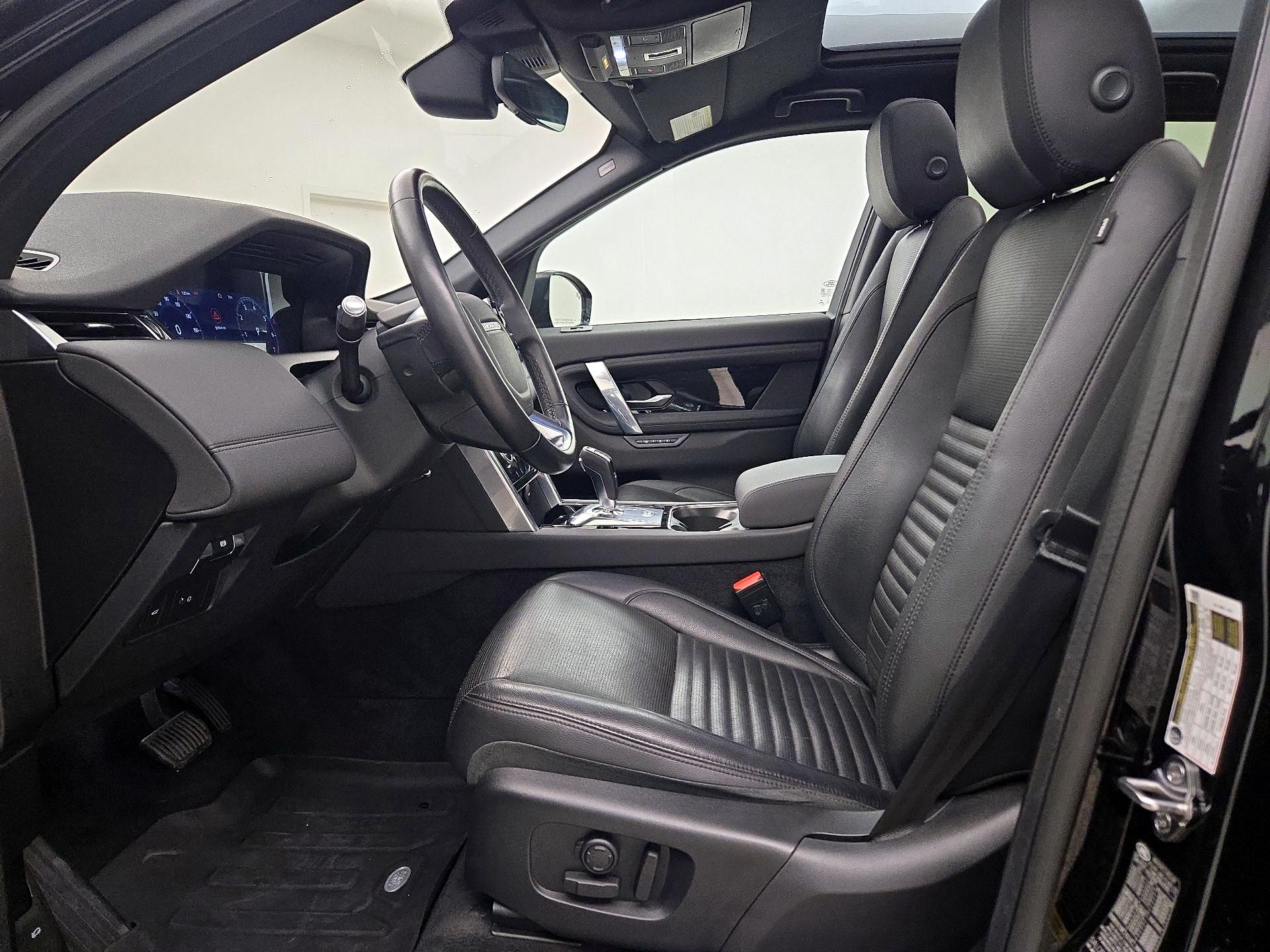 Thumbnail: 2020 Land Rover Discovery Sport - 11