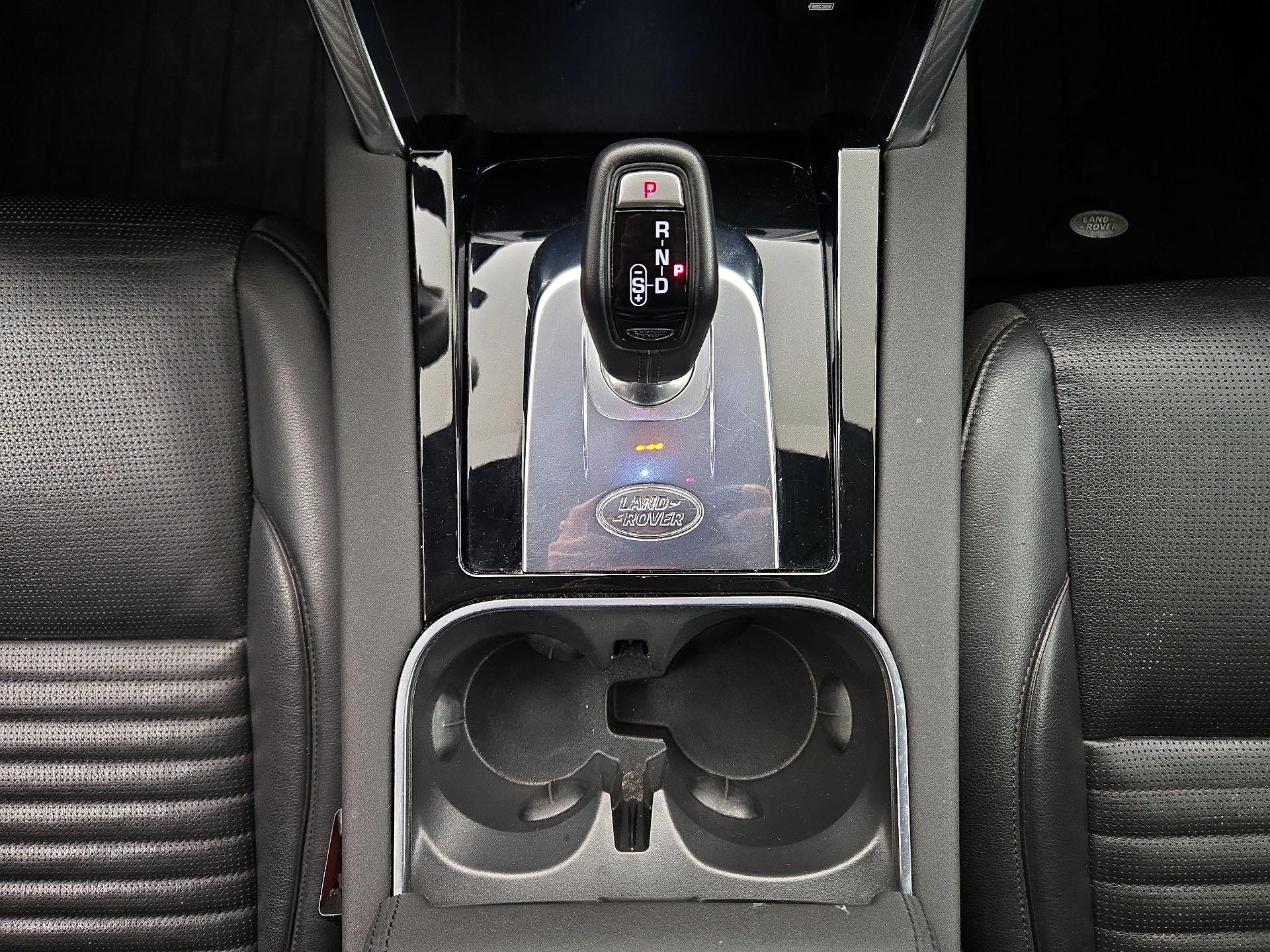 Thumbnail: 2020 Land Rover Discovery Sport - 18