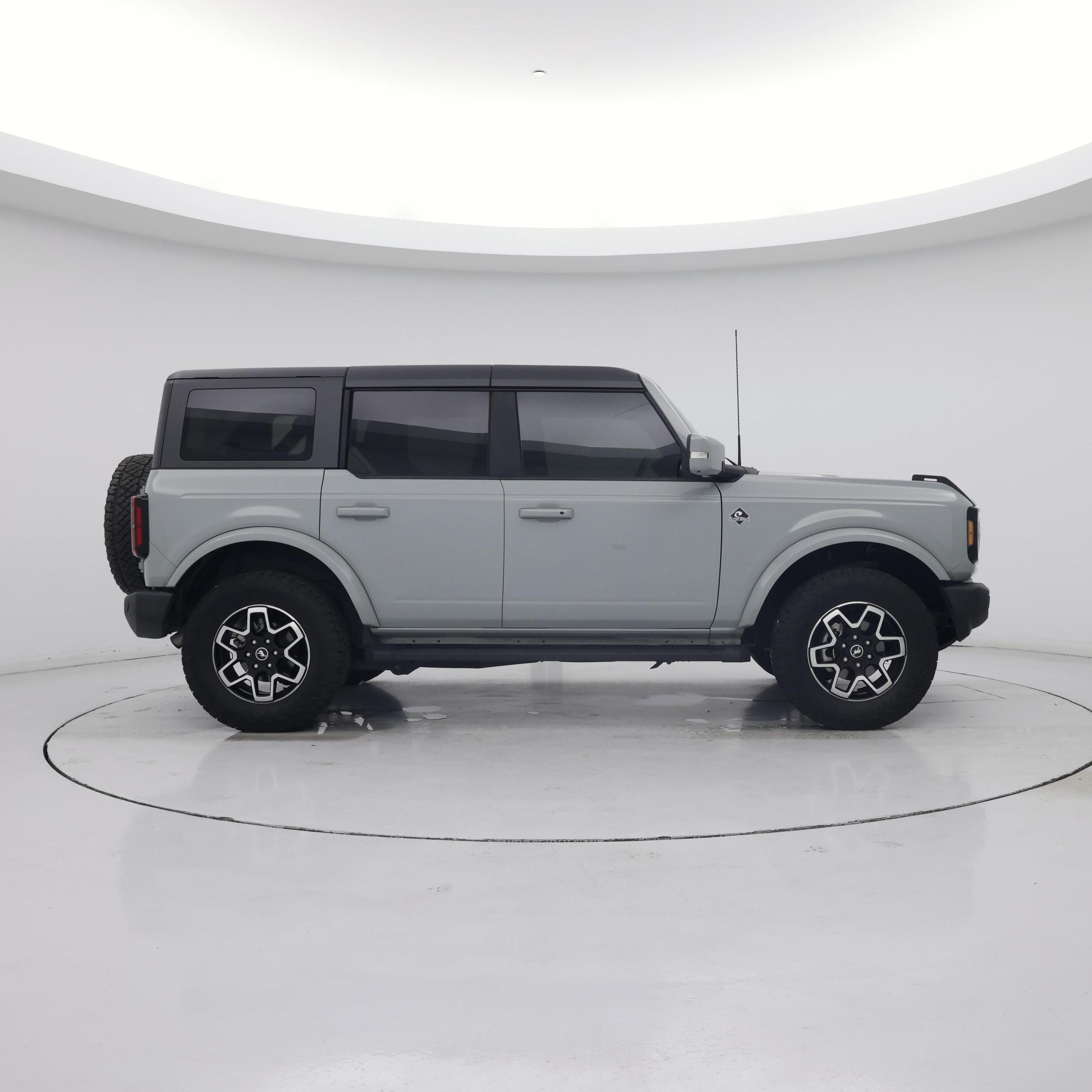 Thumbnail: 2022 Ford Bronco - 7