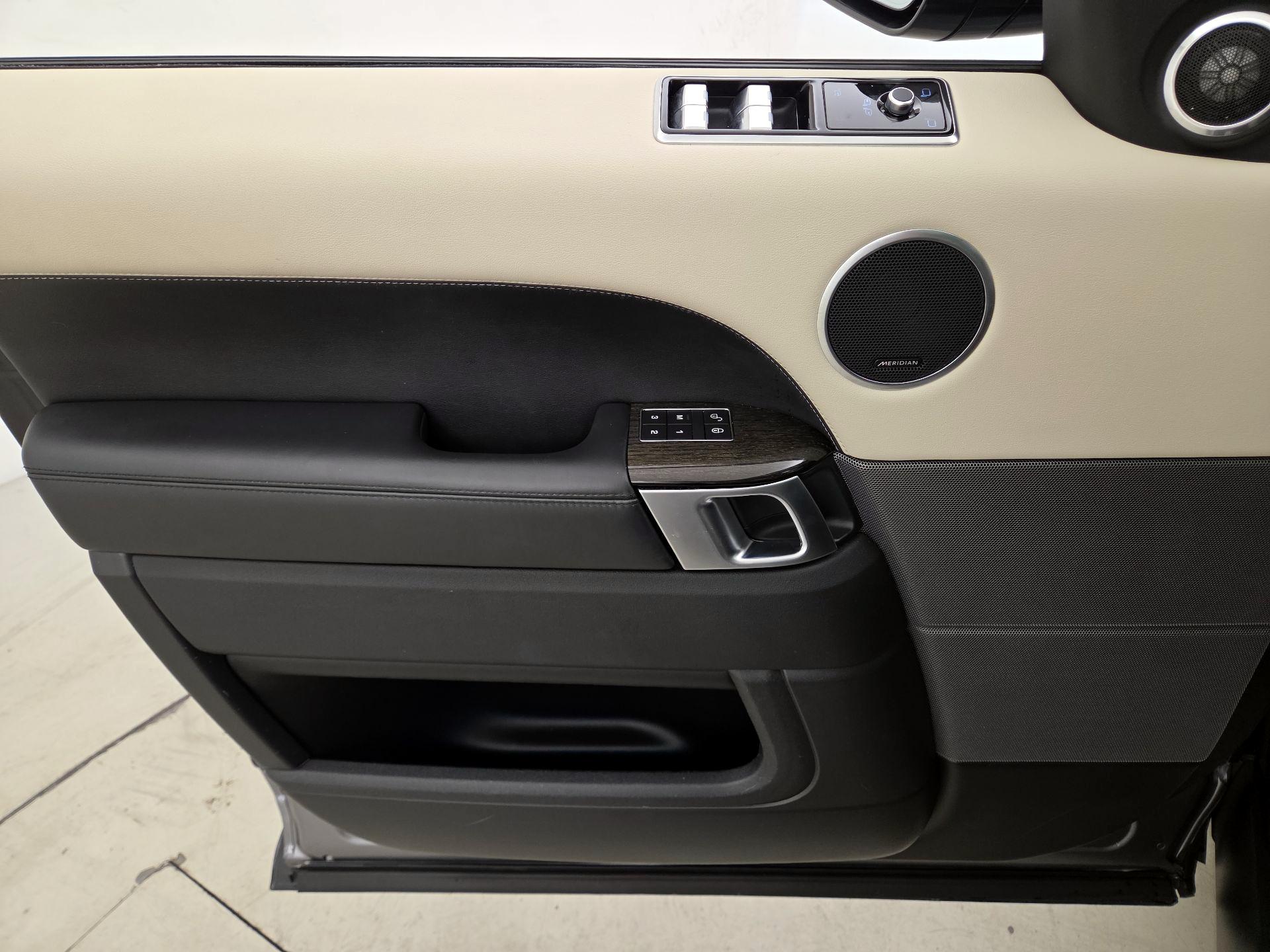 Thumbnail: 2020 Land Rover Range Rover Sport - 12