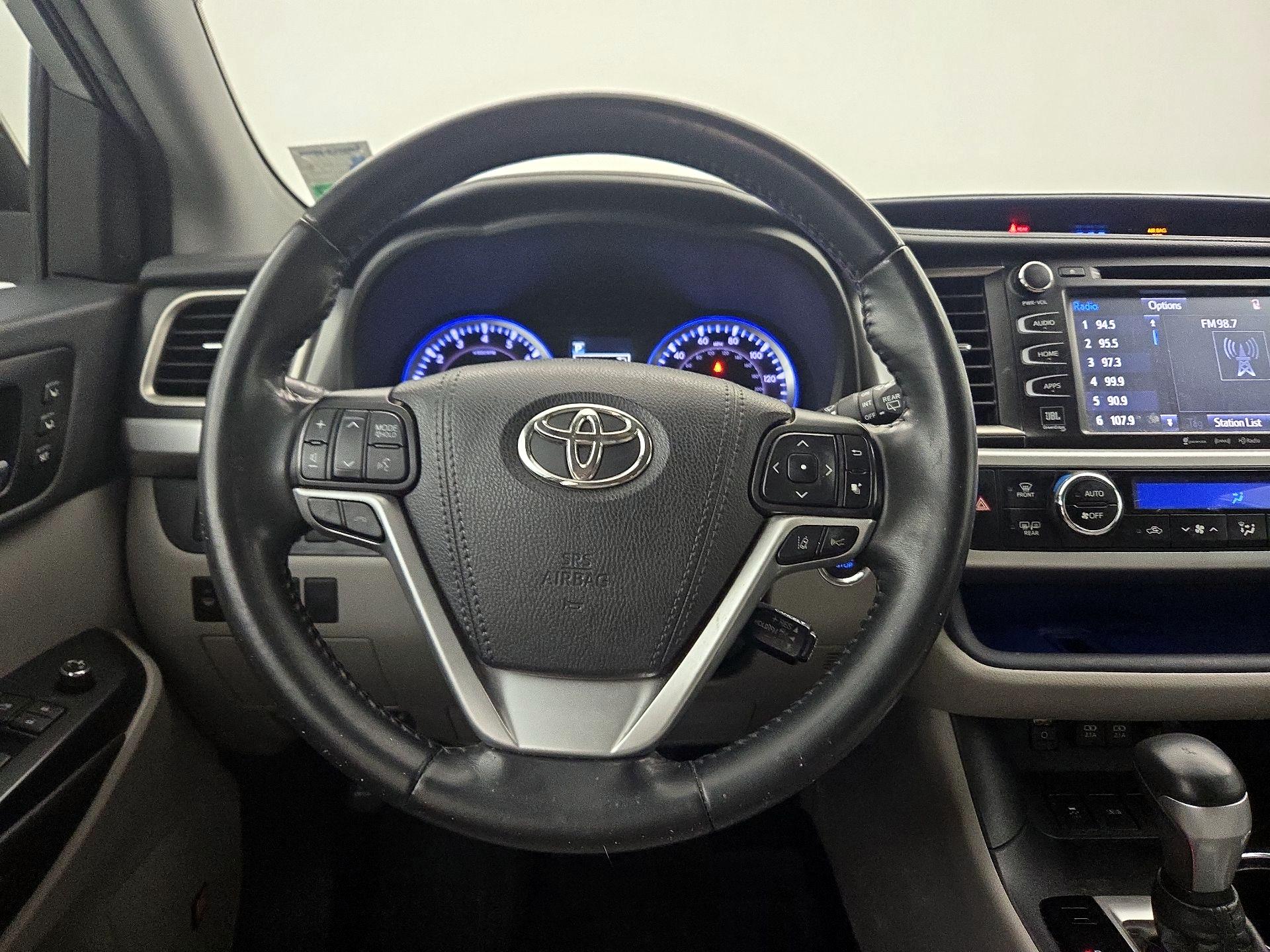 Thumbnail: 2019 Toyota Highlander - 10