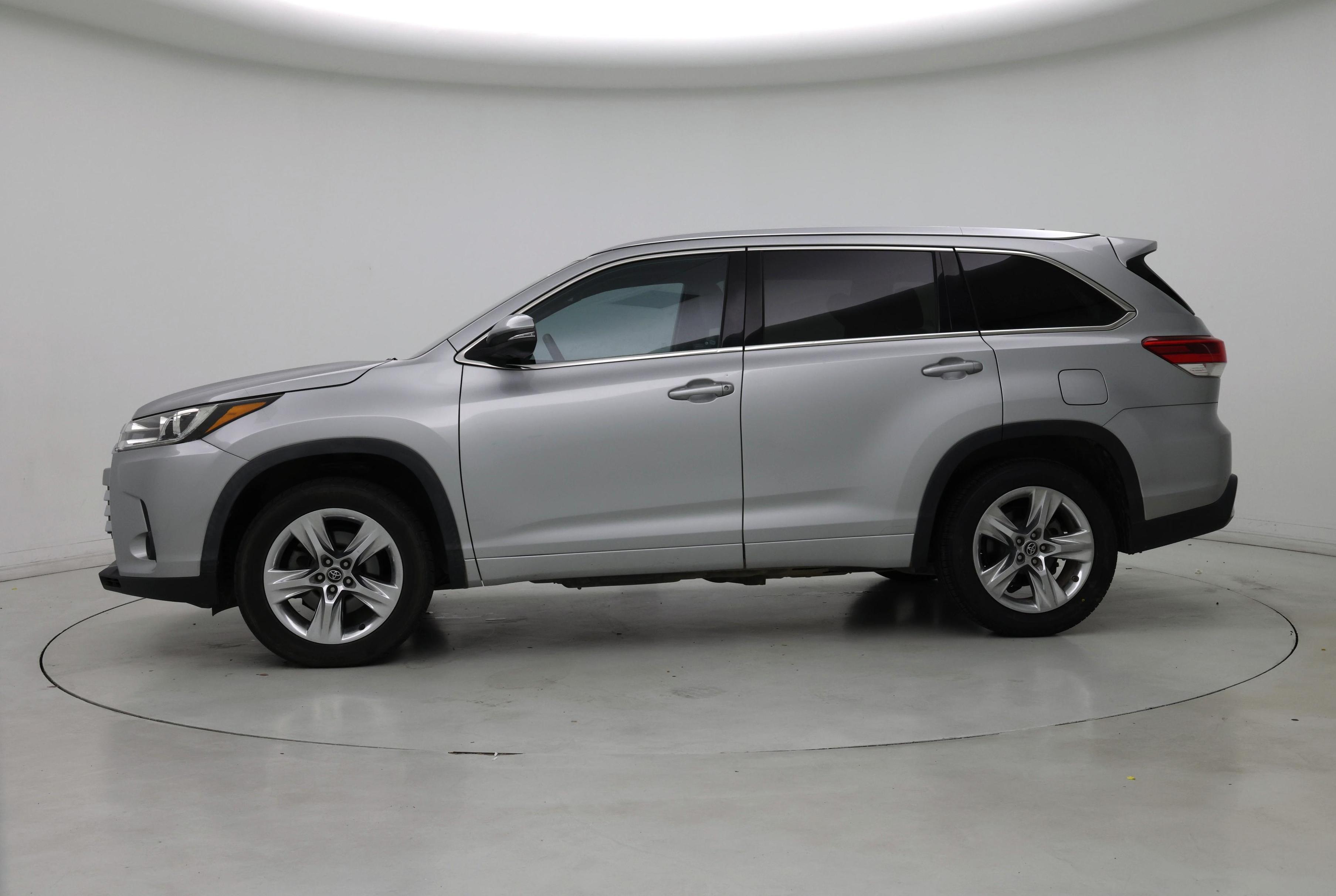 Thumbnail: 2019 Toyota Highlander - 3