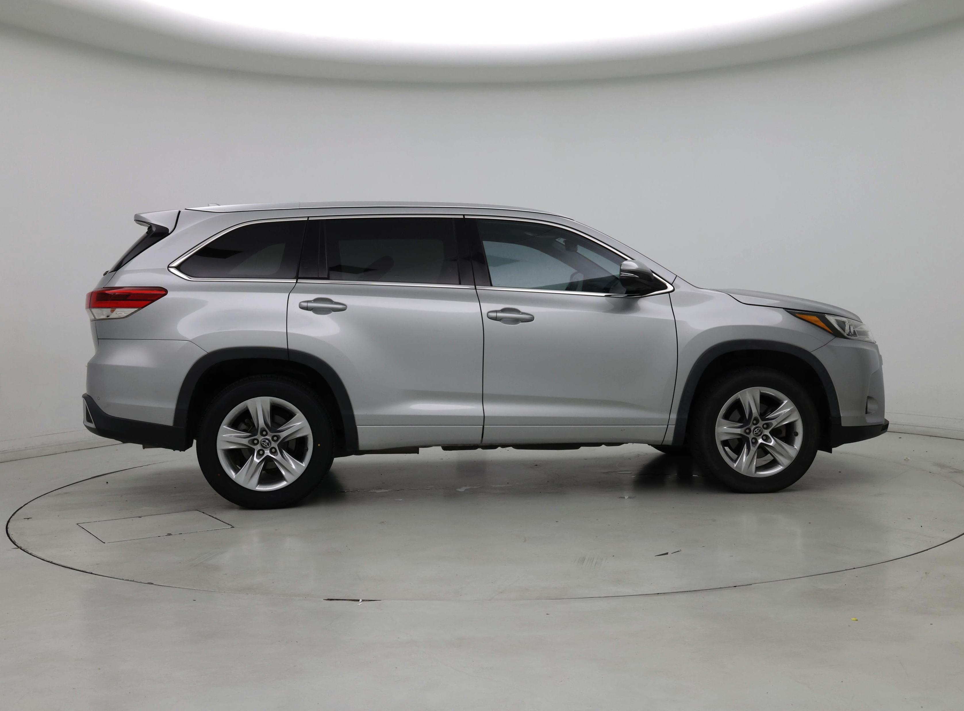 Thumbnail: 2019 Toyota Highlander - 7
