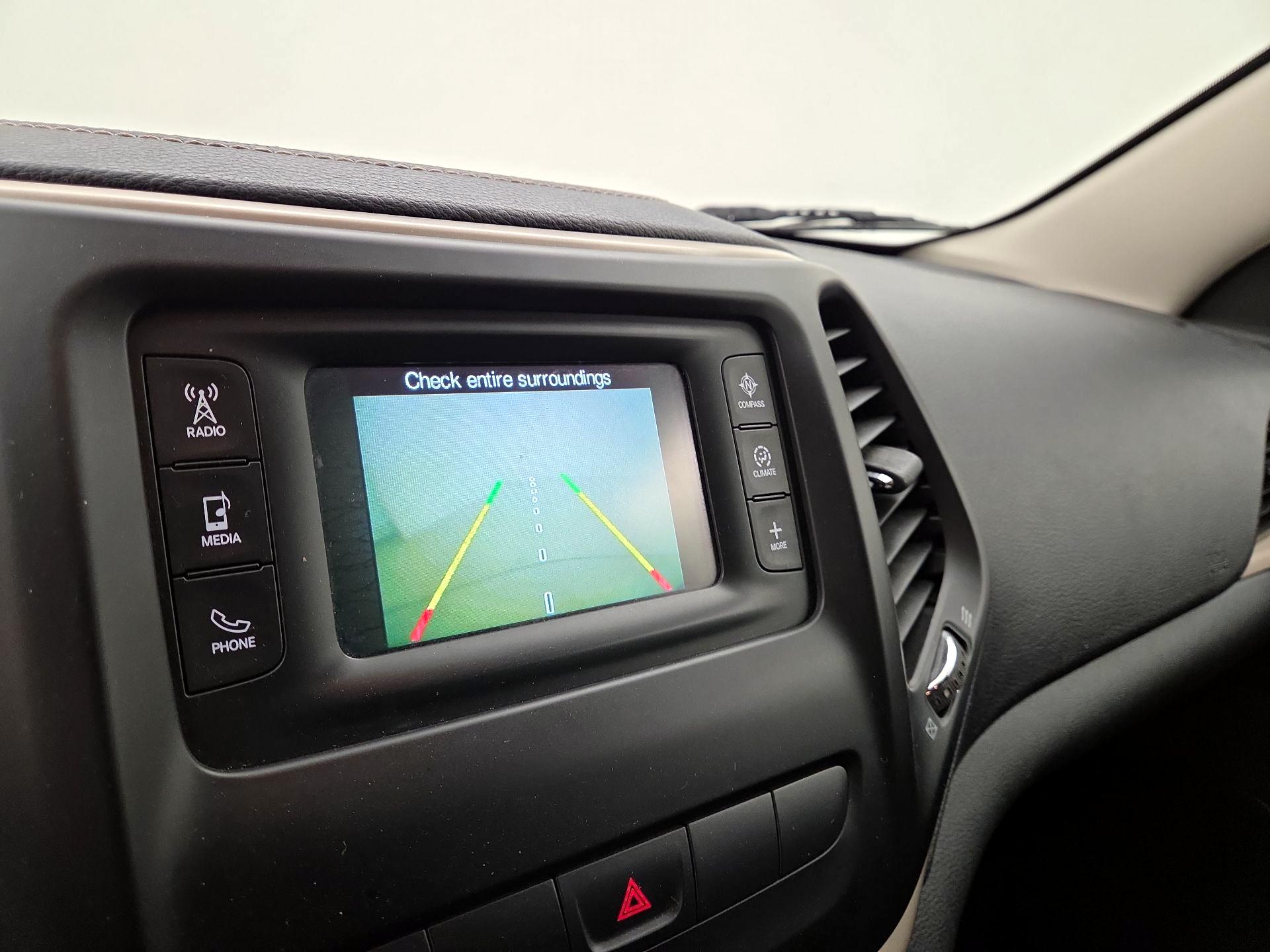 Thumbnail: 2015 Jeep Cherokee - 14