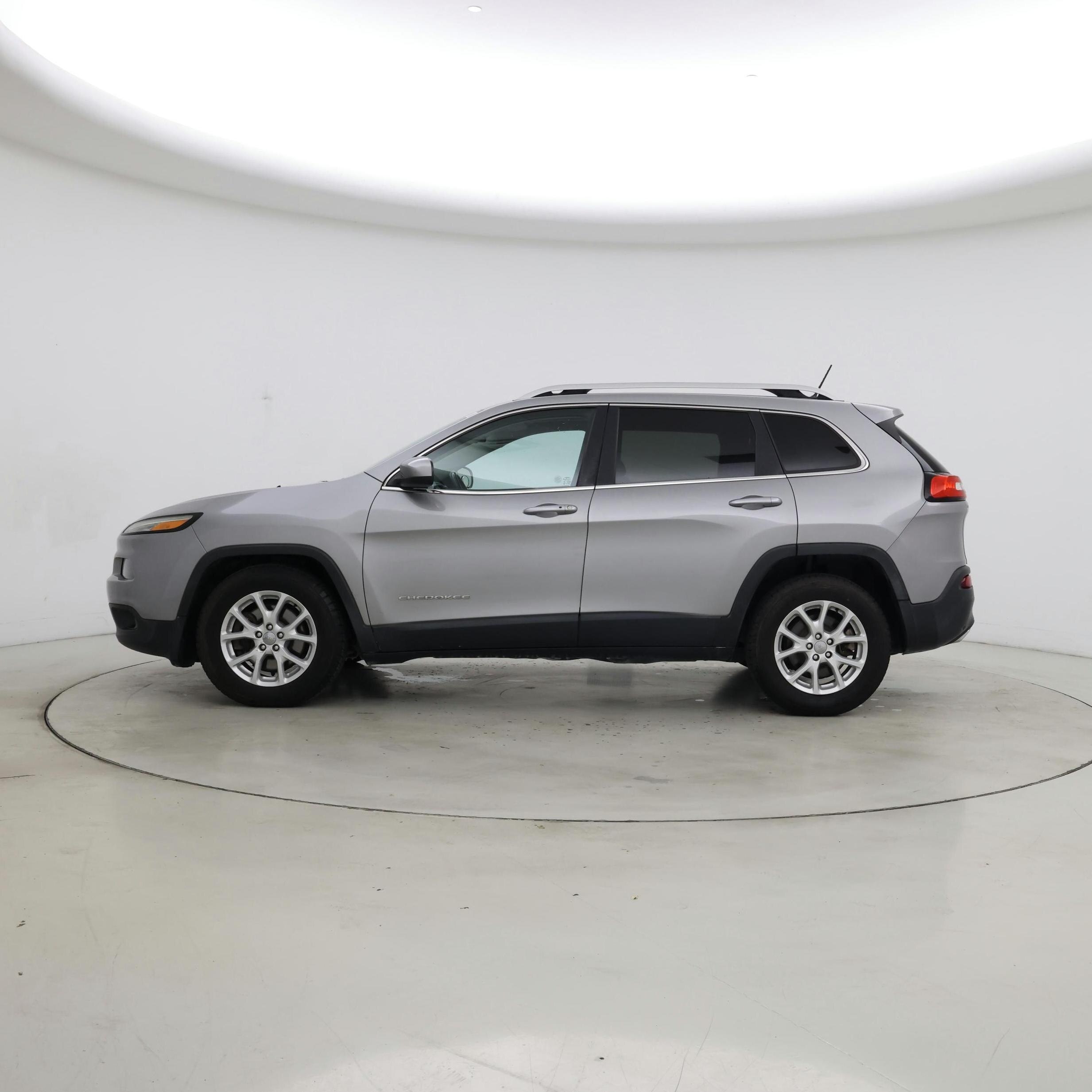 Thumbnail: 2015 Jeep Cherokee - 3