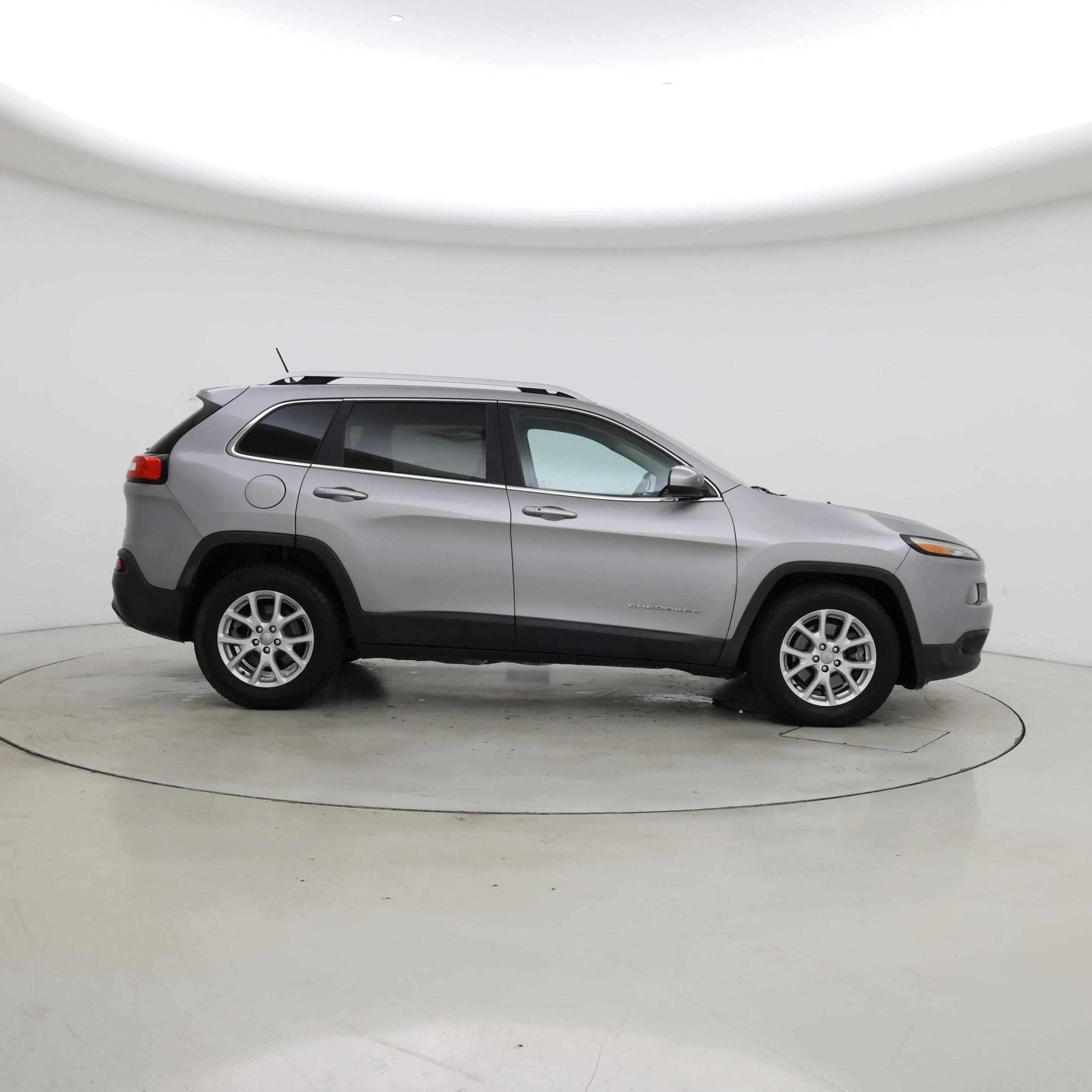 Thumbnail: 2015 Jeep Cherokee - 7