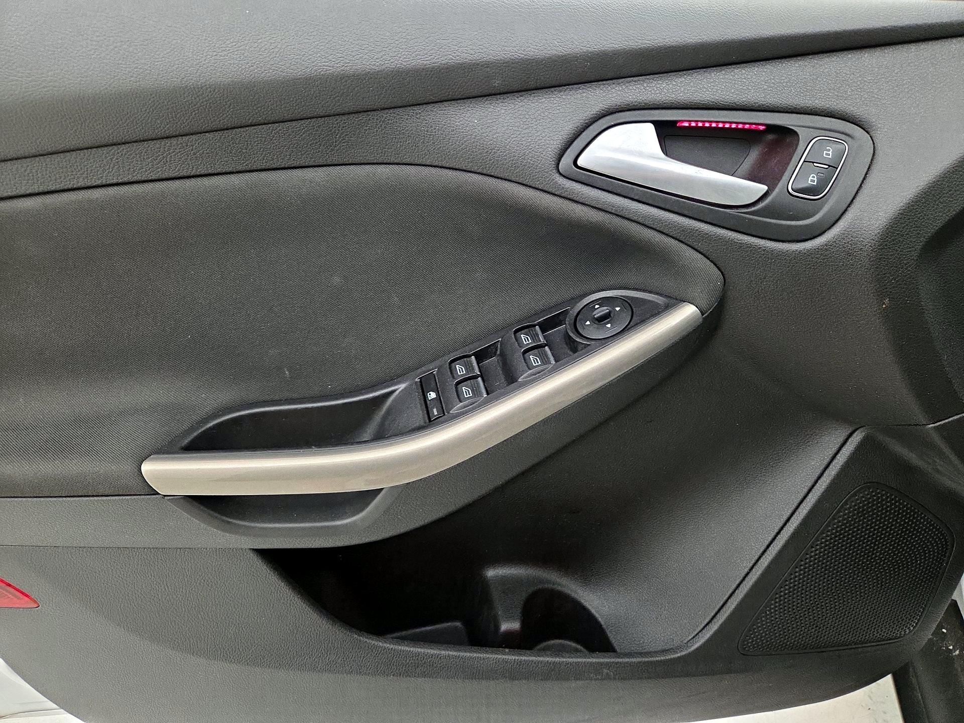 Thumbnail: 2017 Ford Focus - 12
