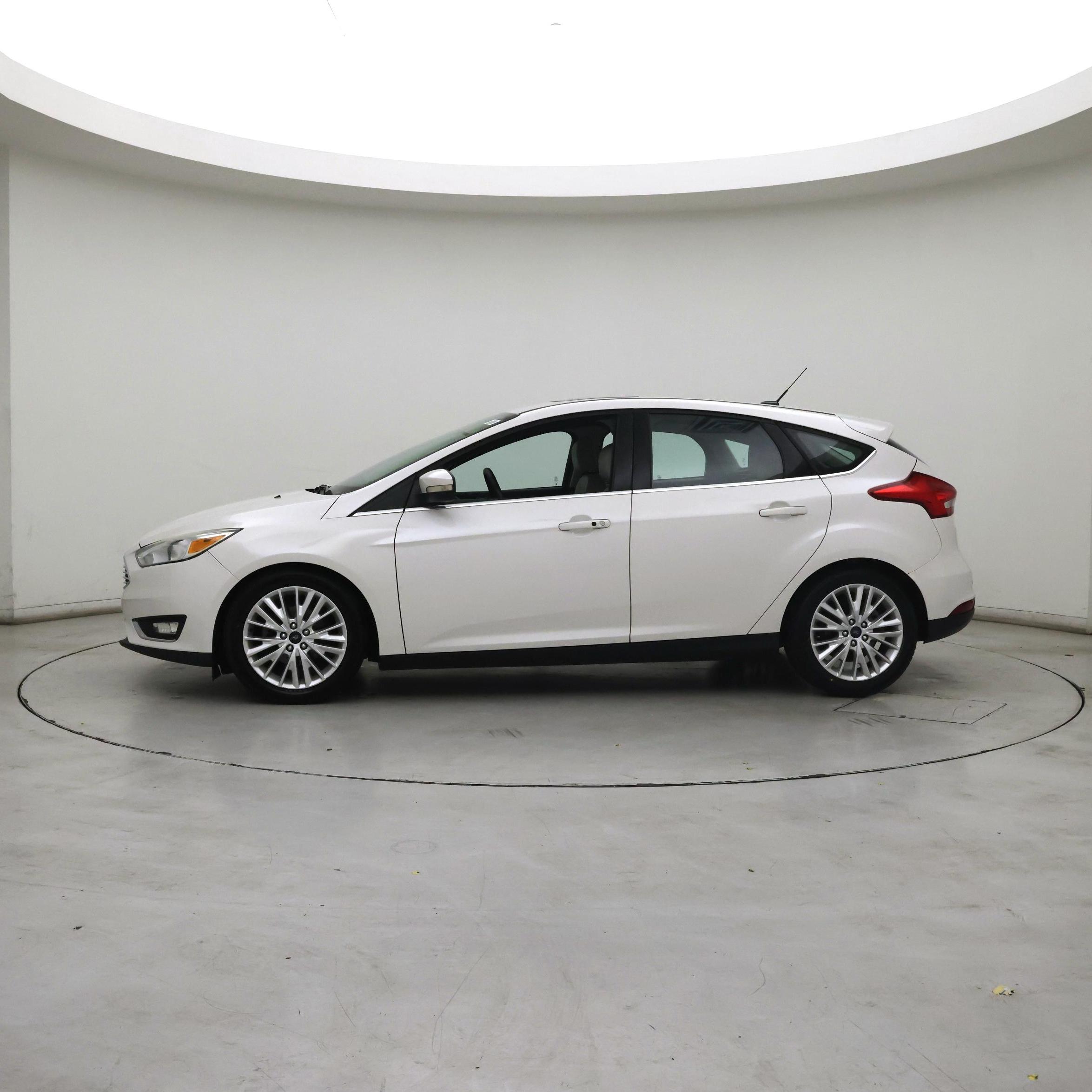 Thumbnail: 2017 Ford Focus - 3