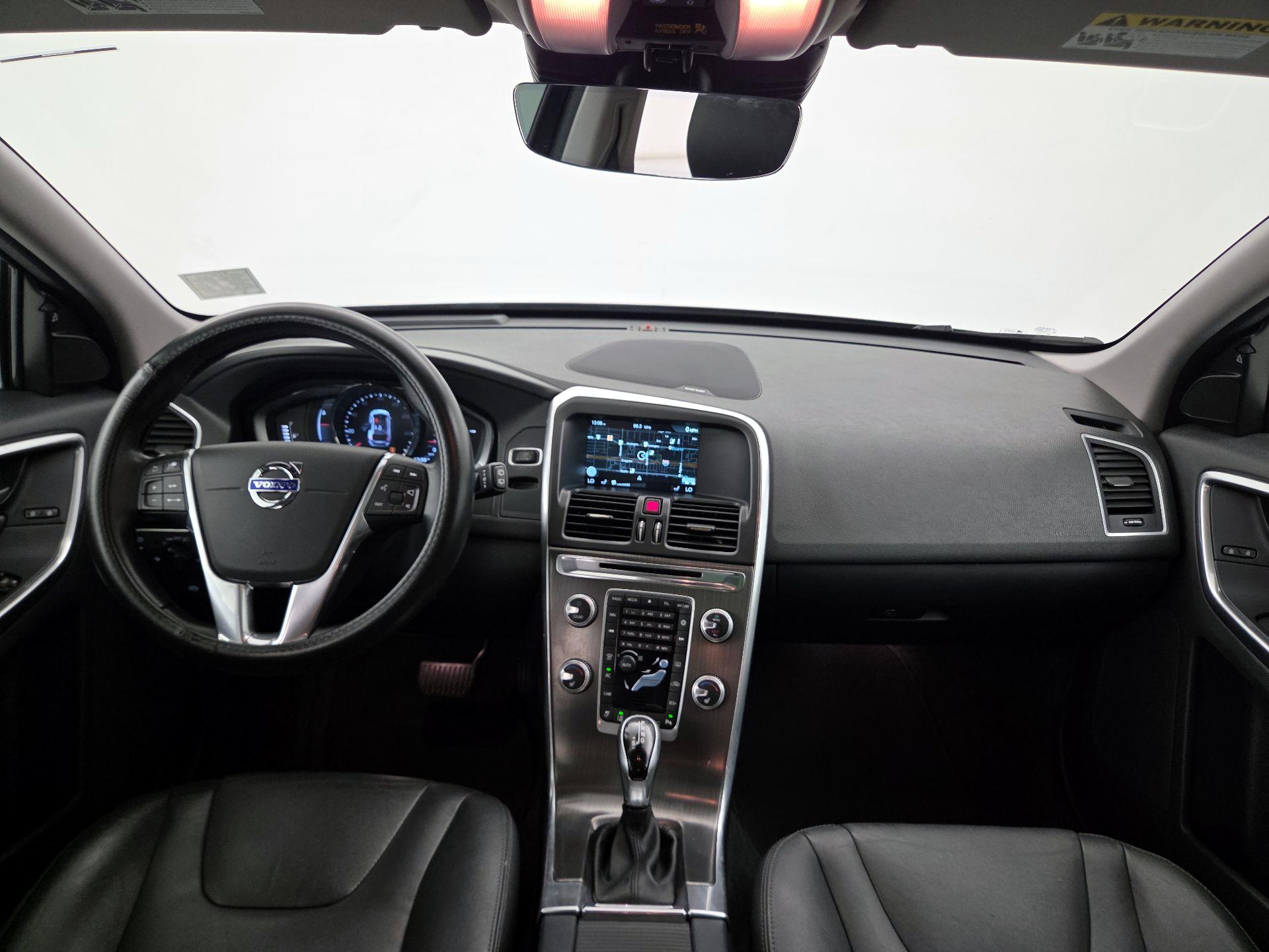 Thumbnail: 2016 Volvo XC60 - 9
