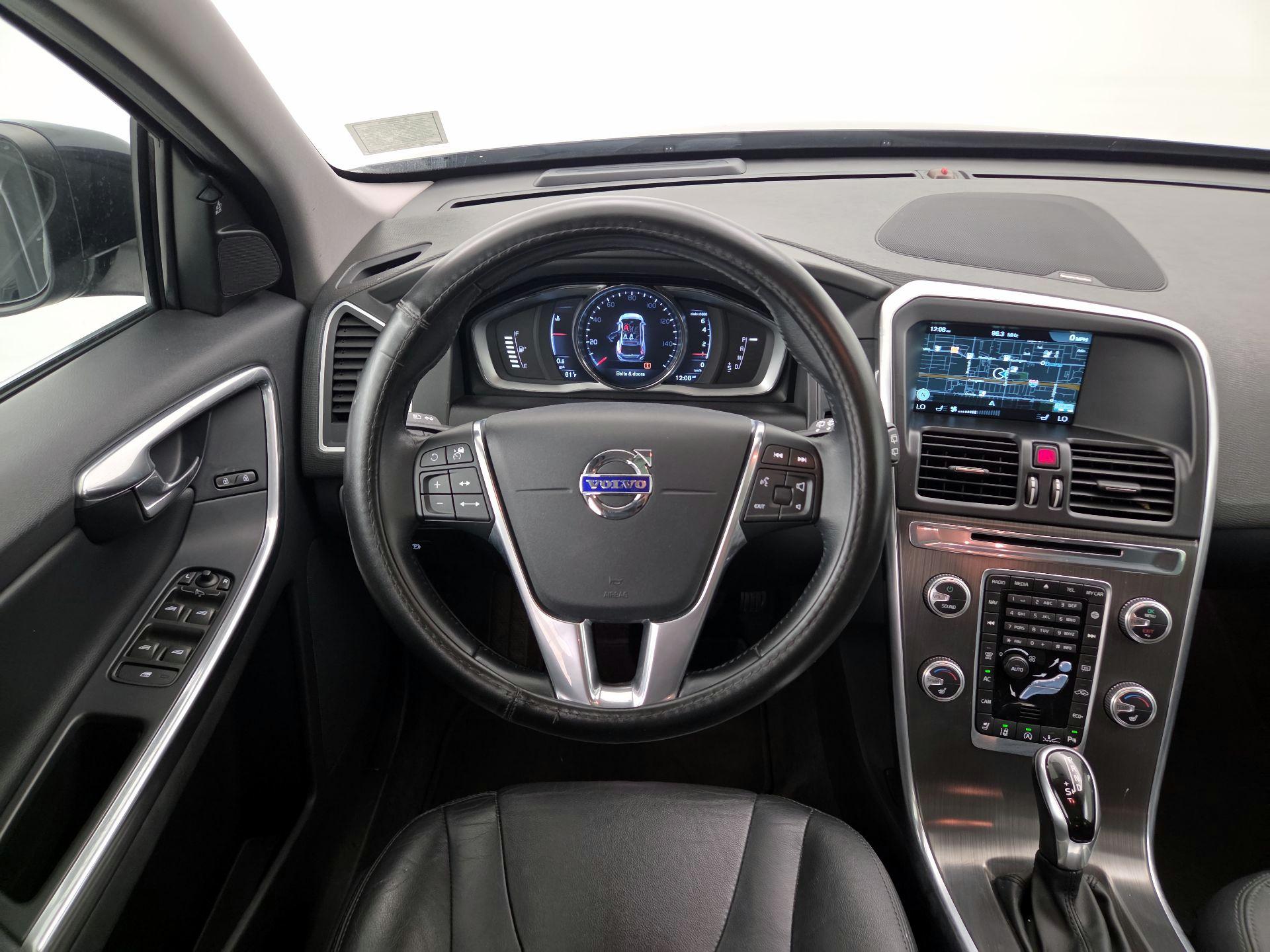 Thumbnail: 2016 Volvo XC60 - 10