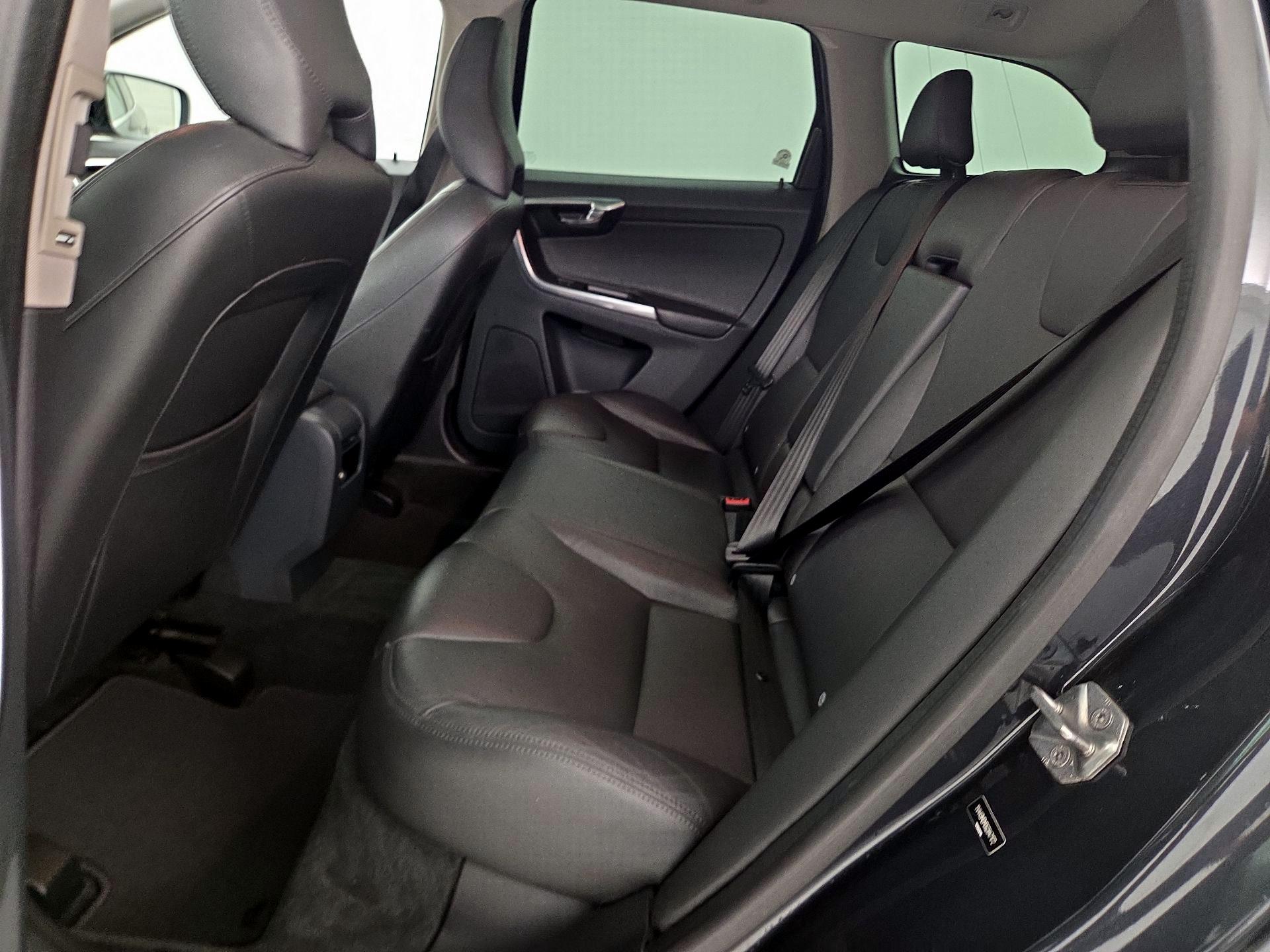 Thumbnail: 2016 Volvo XC60 - 20
