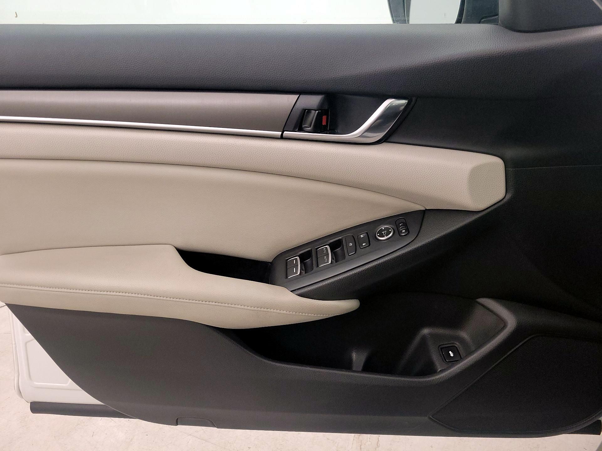 Thumbnail: 2018 Honda Accord - 12