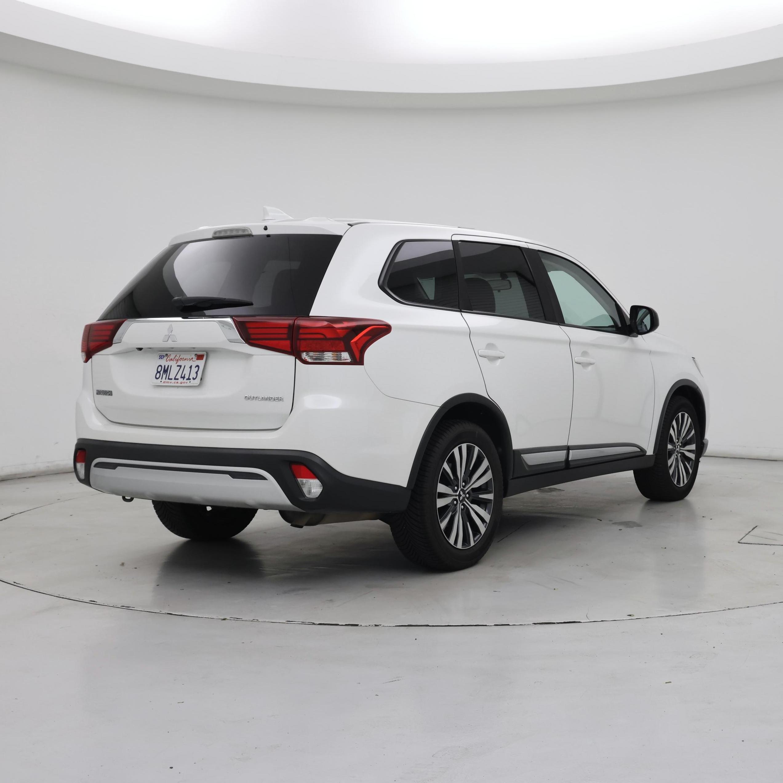 Thumbnail: 2019 Mitsubishi Outlander - 8