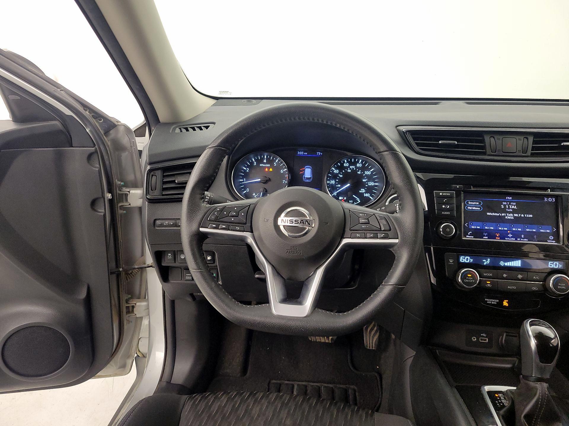 Thumbnail: 2020 Nissan Rogue - 10