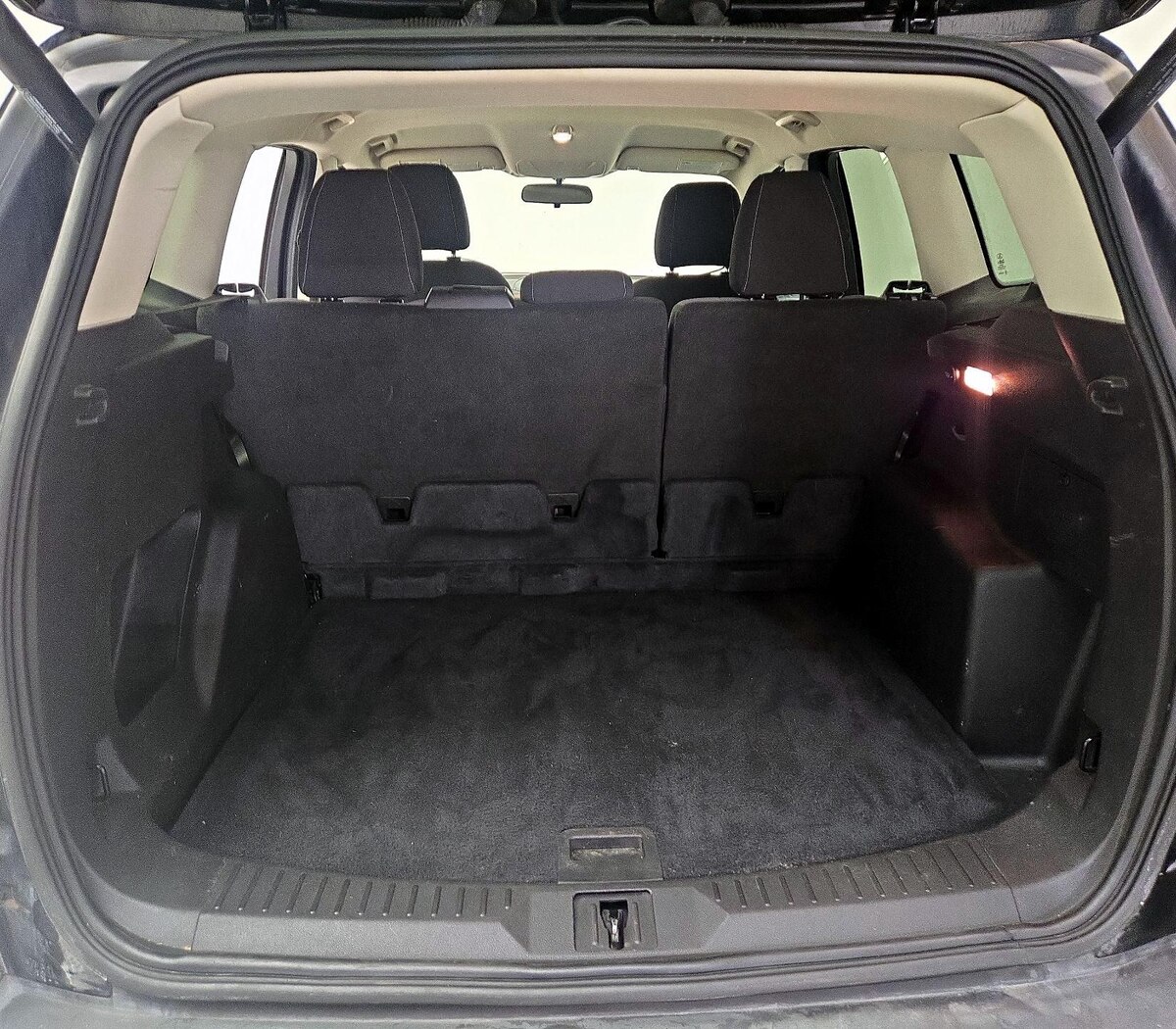 Trunk/Cargo (Seats Up)