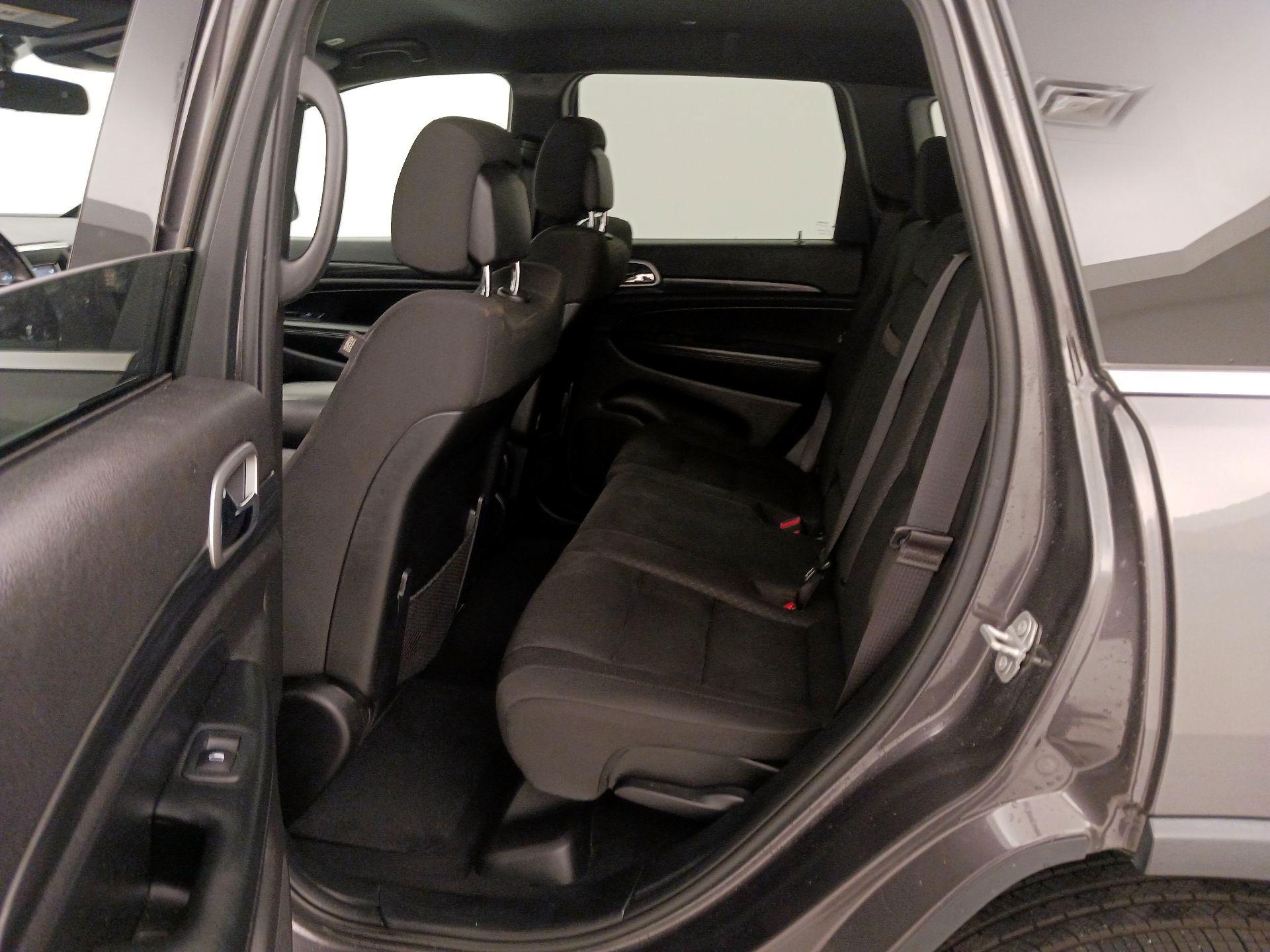 Thumbnail: 2020 Jeep Grand Cherokee - 20