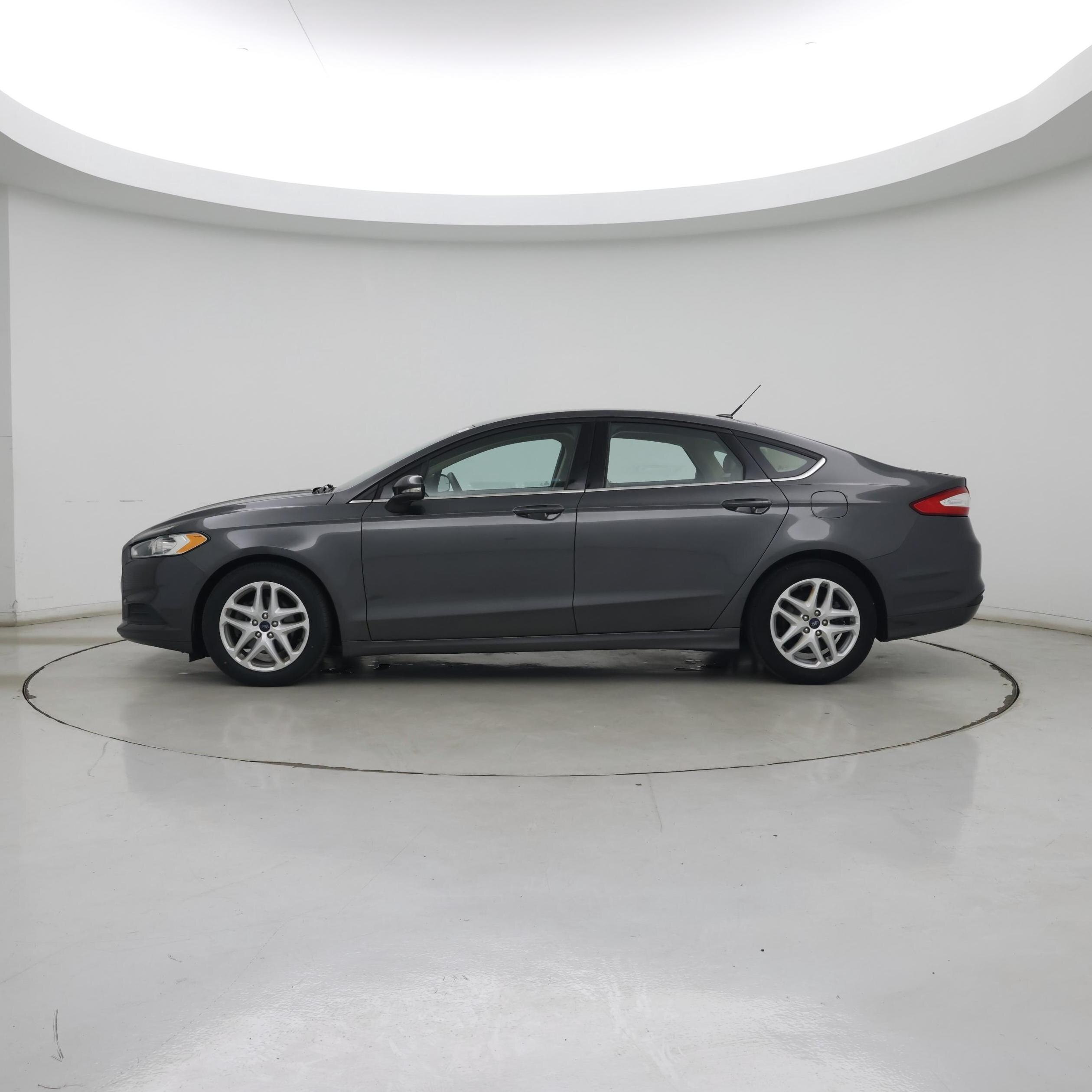 Thumbnail: 2016 Ford Fusion - 3