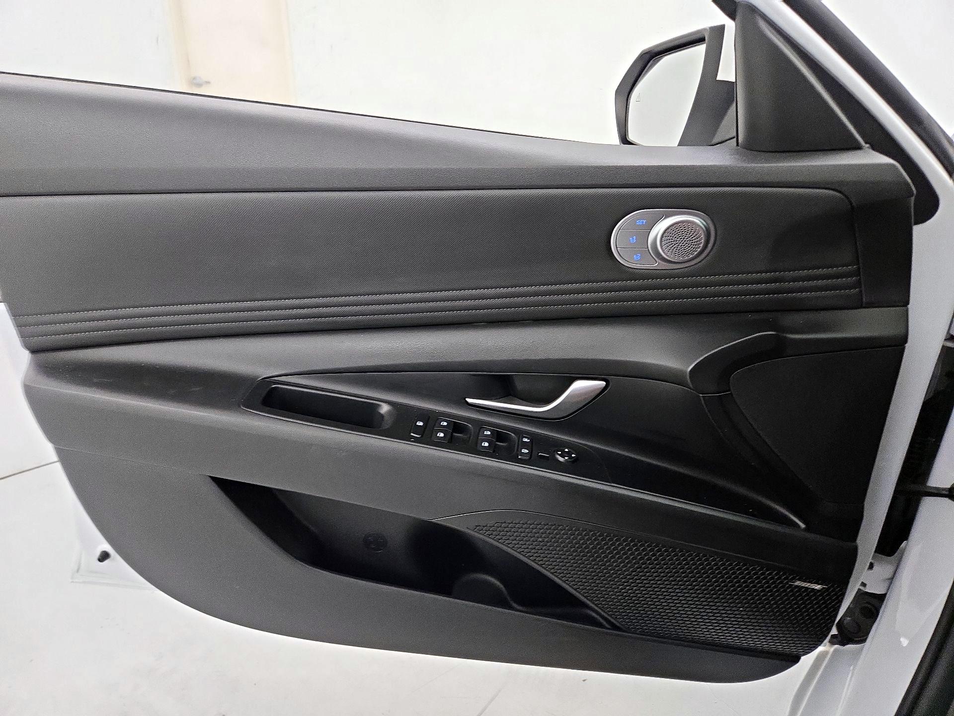 Thumbnail: 2021 Hyundai Elantra - 12