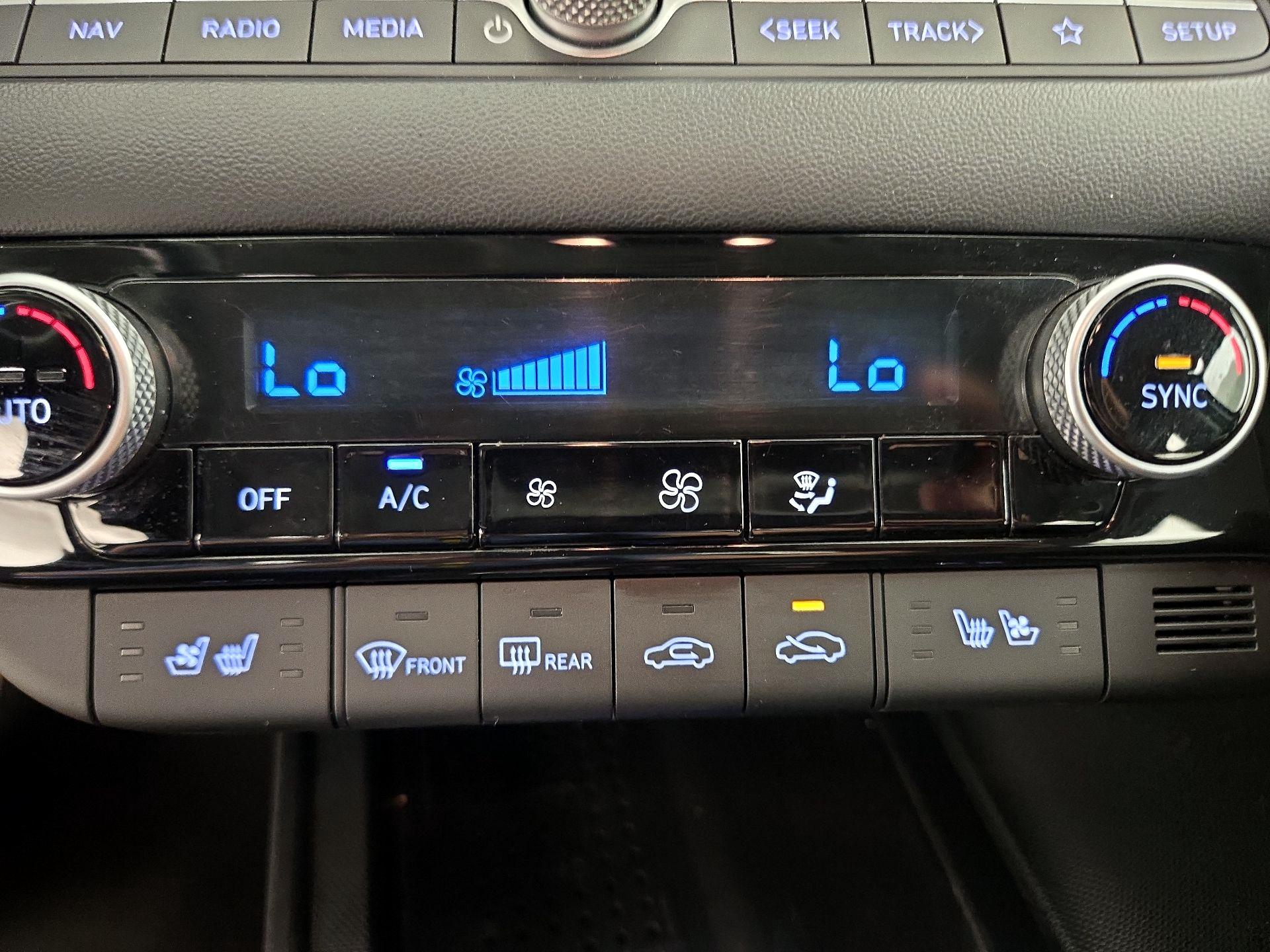 Thumbnail: 2021 Hyundai Elantra - 17