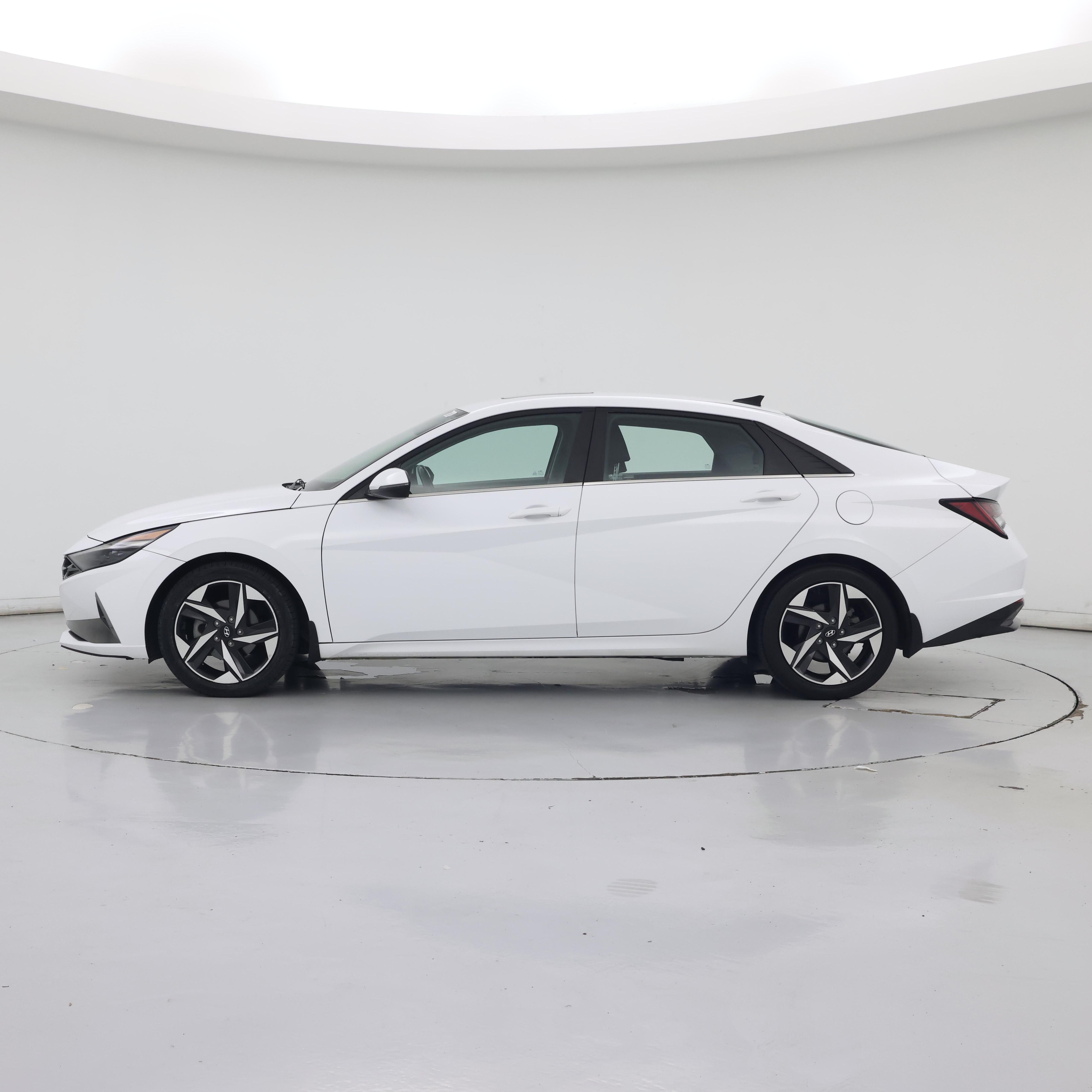 Thumbnail: 2021 Hyundai Elantra - 3
