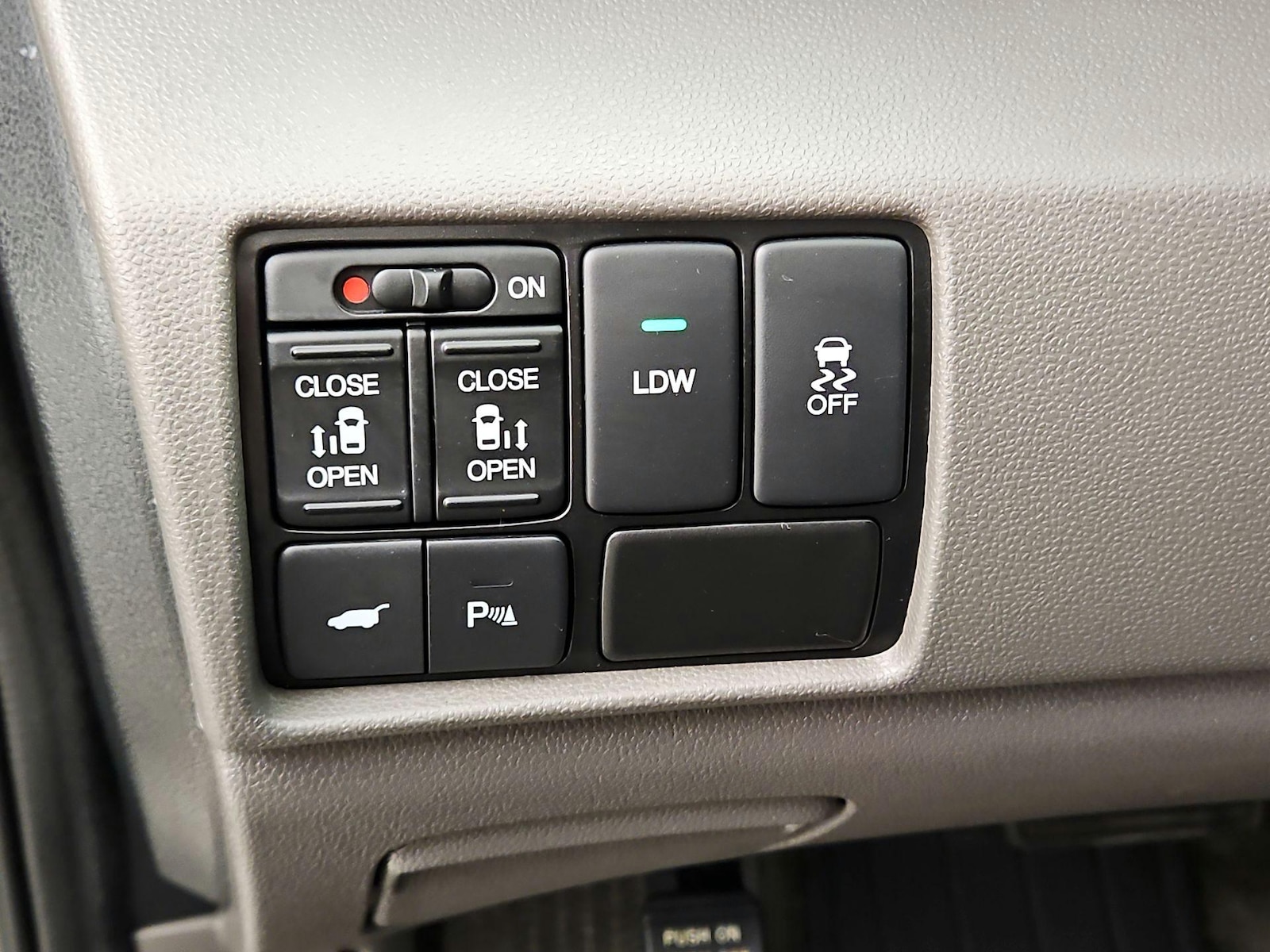 2016 Honda Odyssey Touring Elite - Photo 14