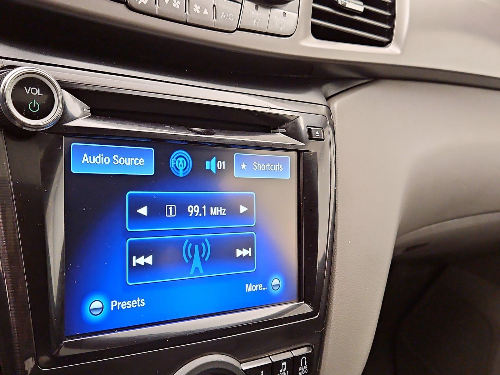 2016 Honda Odyssey Touring Elite - Photo 17