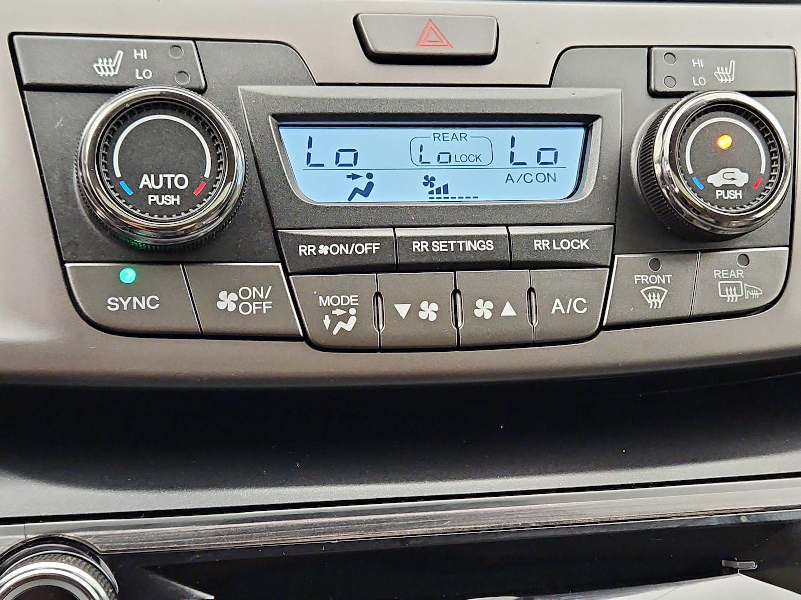 2016 Honda Odyssey Touring Elite - Photo 18