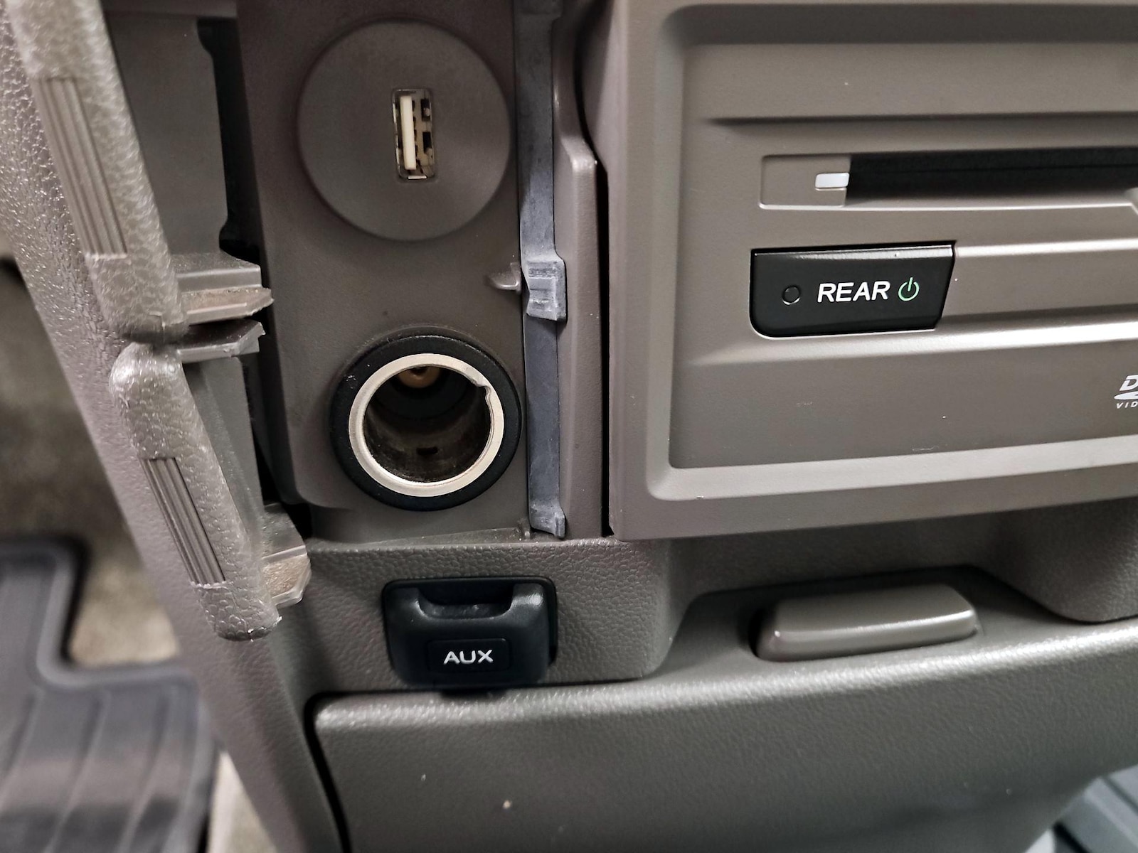 2016 Honda Odyssey Touring Elite - Photo 20