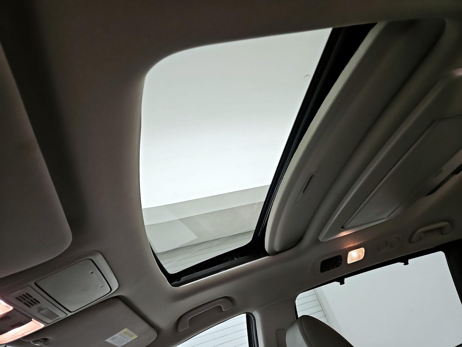 2016 Honda Odyssey Touring Elite - Photo 21