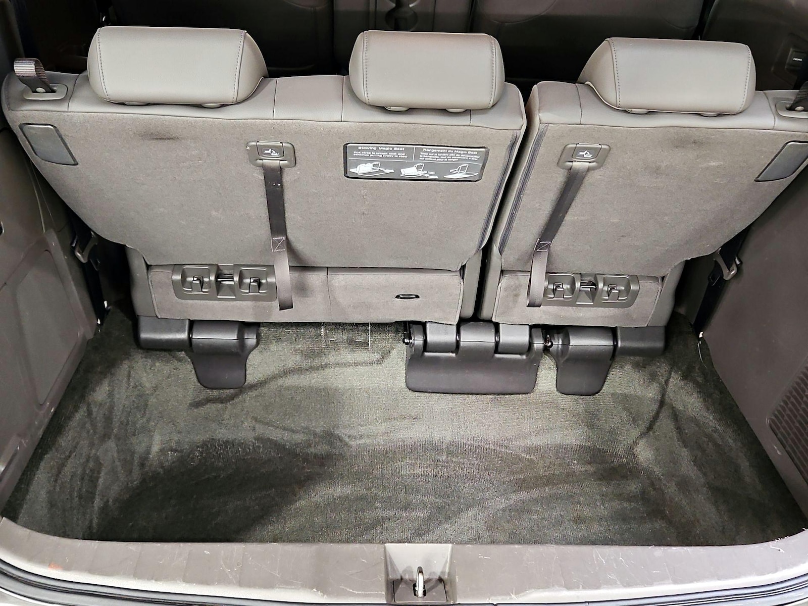 2016 Honda Odyssey Touring Elite - Photo 24