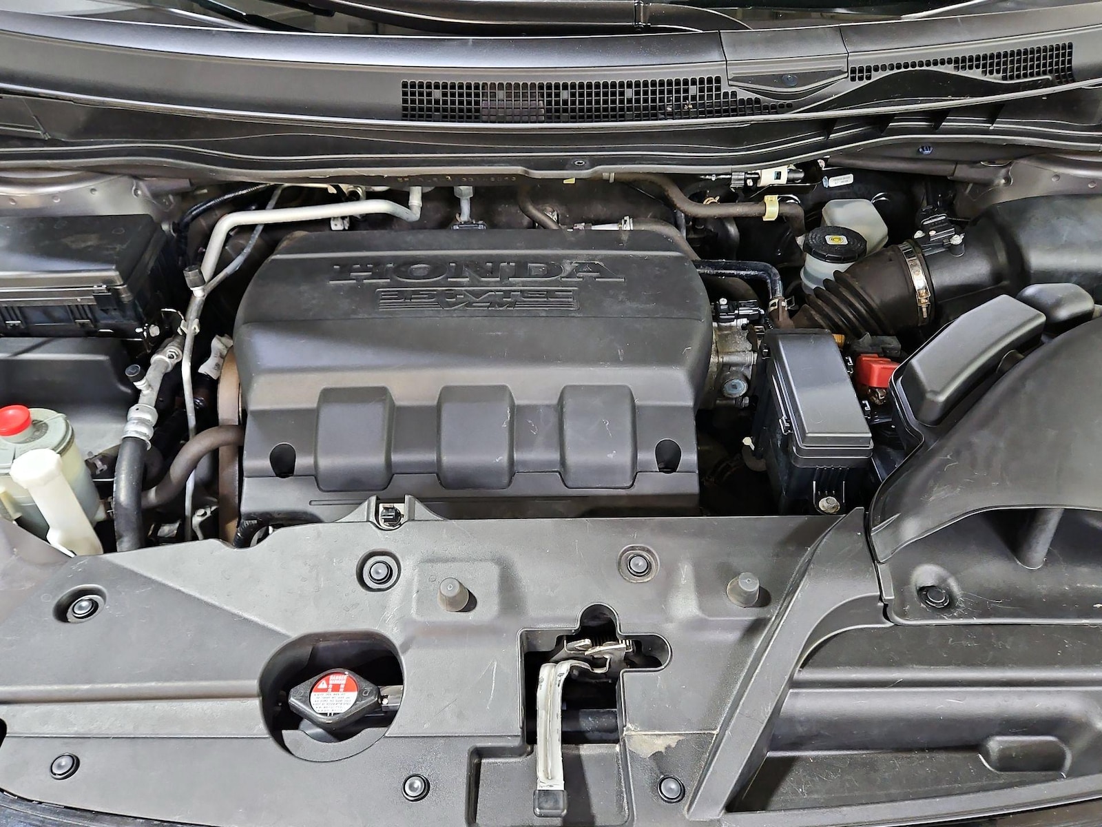2016 Honda Odyssey Touring Elite - Photo 25