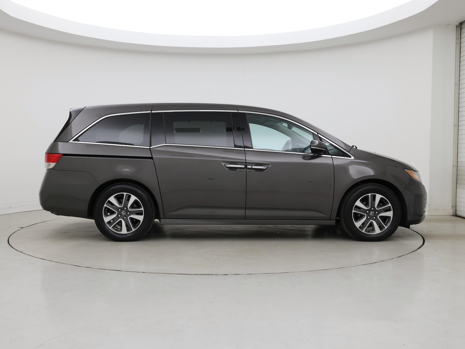 2016 Honda Odyssey Touring Elite - Photo 8