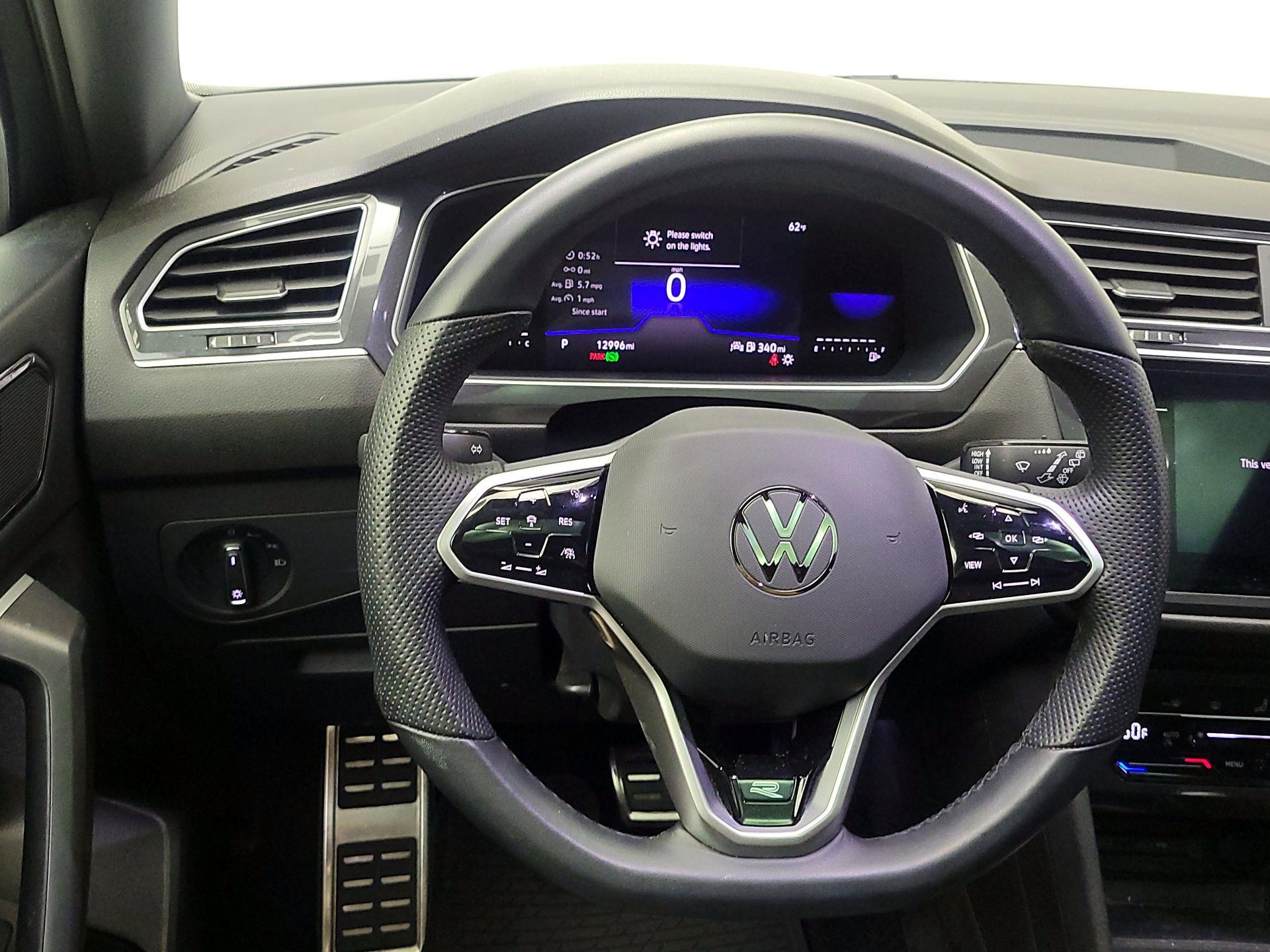 Thumbnail: 2023 Volkswagen Tiguan - 10