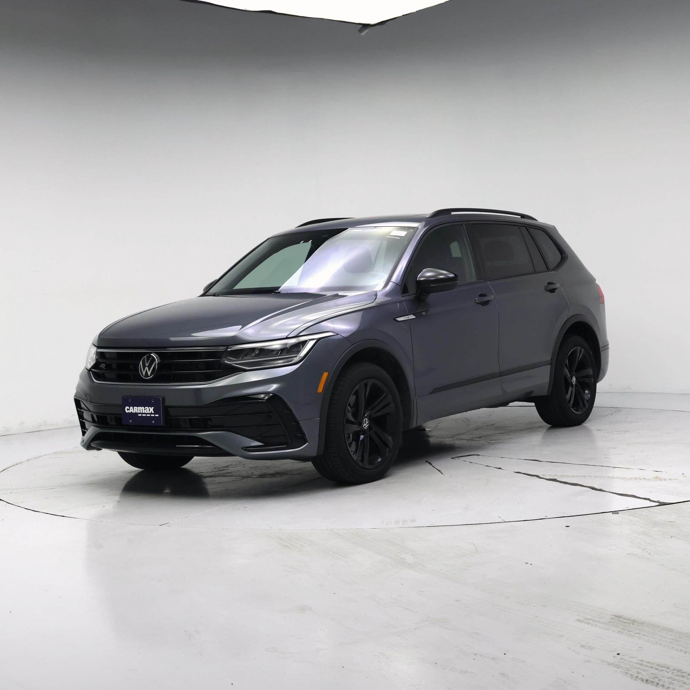 Thumbnail: 2023 Volkswagen Tiguan - 4